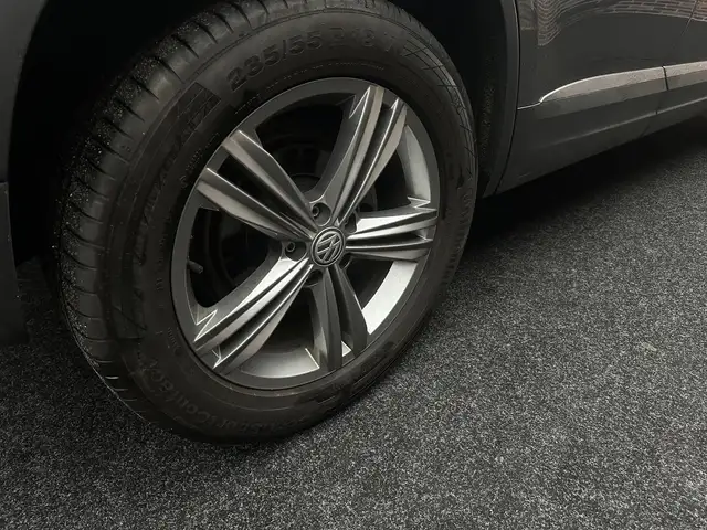 Volkswagen Tiguan view 8