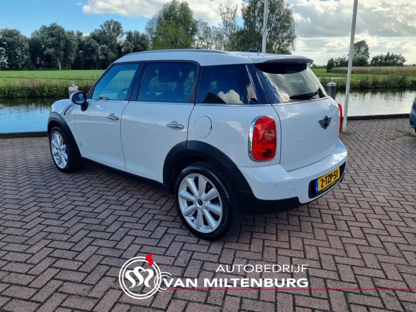 MINI Cooper Countryman Mini 1.6 Knockout Clima Navi Cruise PDC Blanco - 2