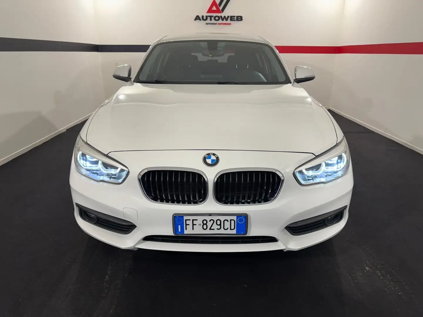 BMW 118 118d 5p. Sport Bianco - 2