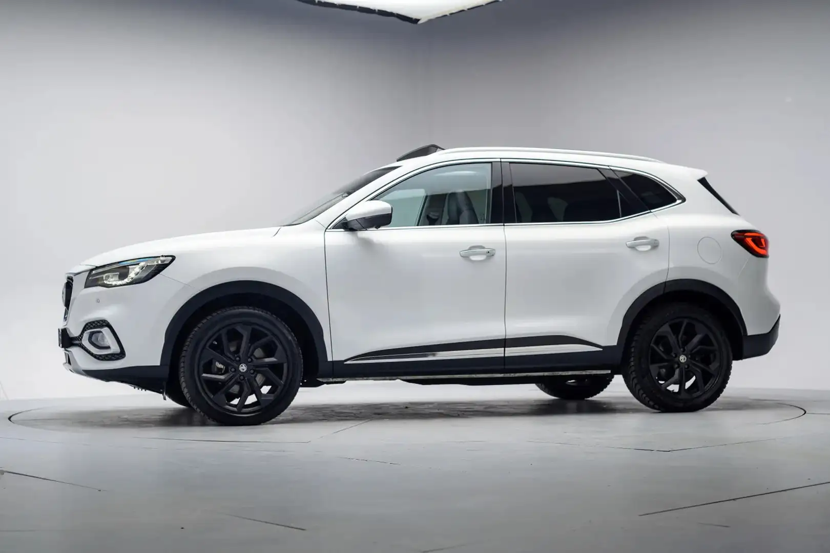MG EHS 1.5 TGDI PHEV Luxury [ Panorama Leder LED ] Wit - 2