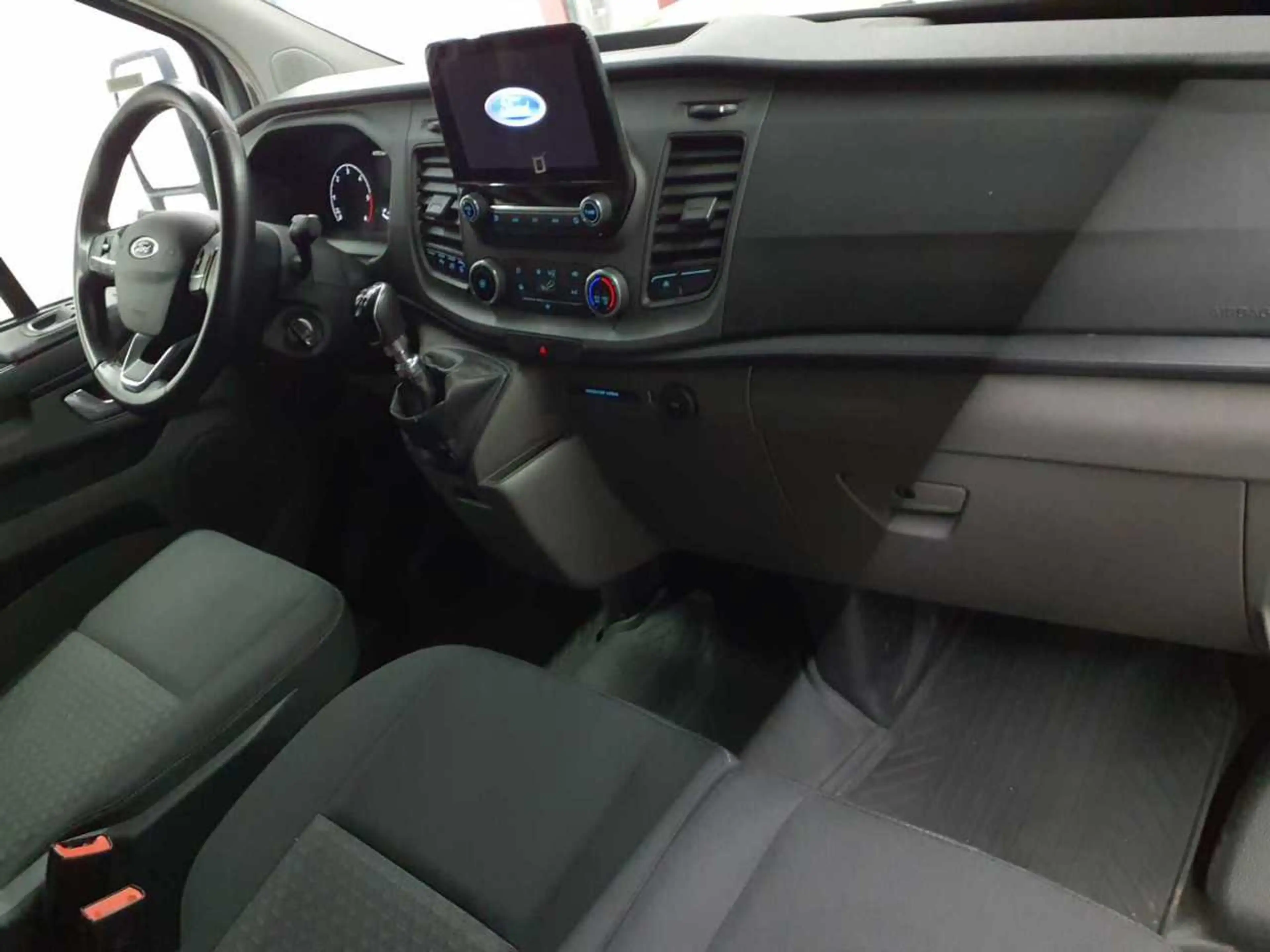 Ford Transit Transit Custom 300 L2 Trend Navi — photo 9