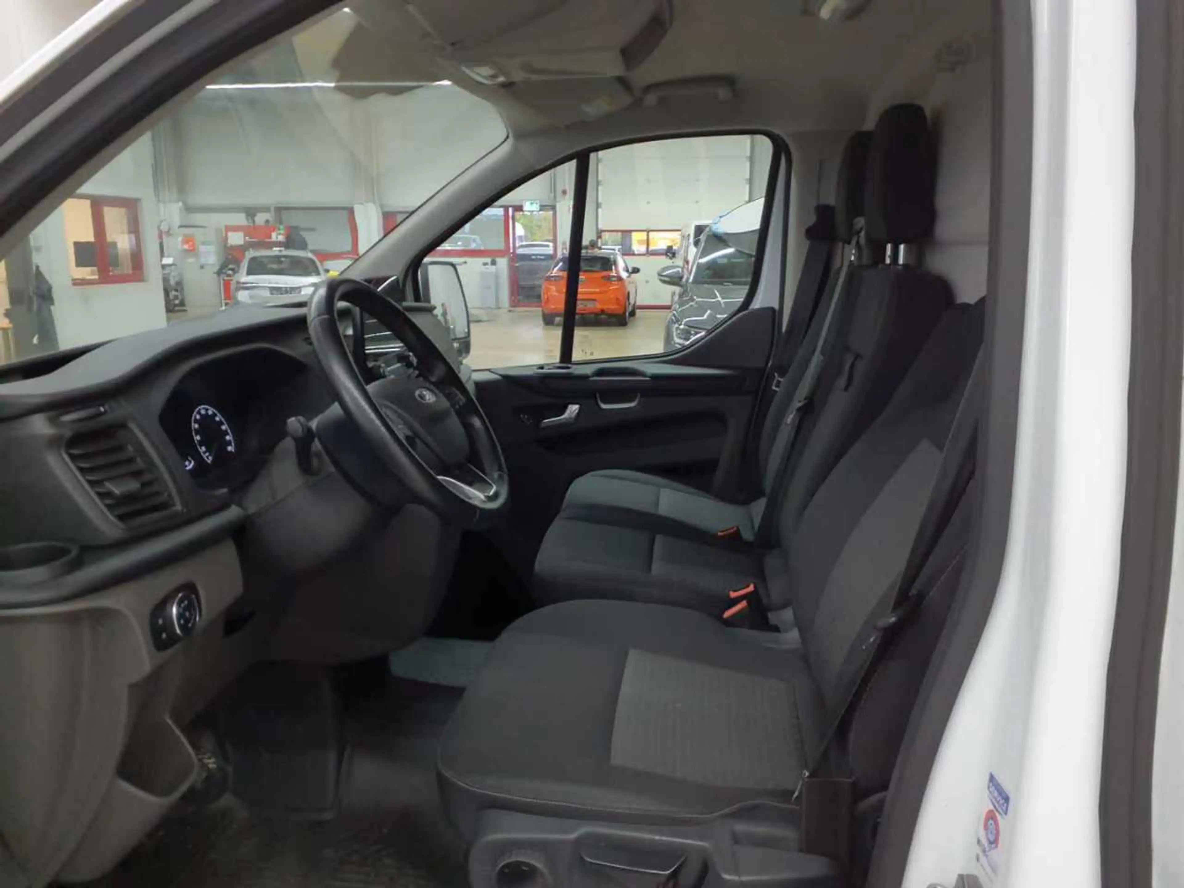 Ford Transit Transit Custom 300 L2 Trend Navi — photo 7