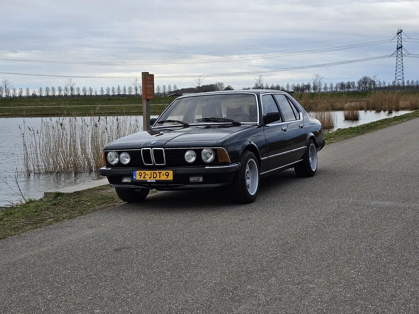 BMW 735 i Grün - 1