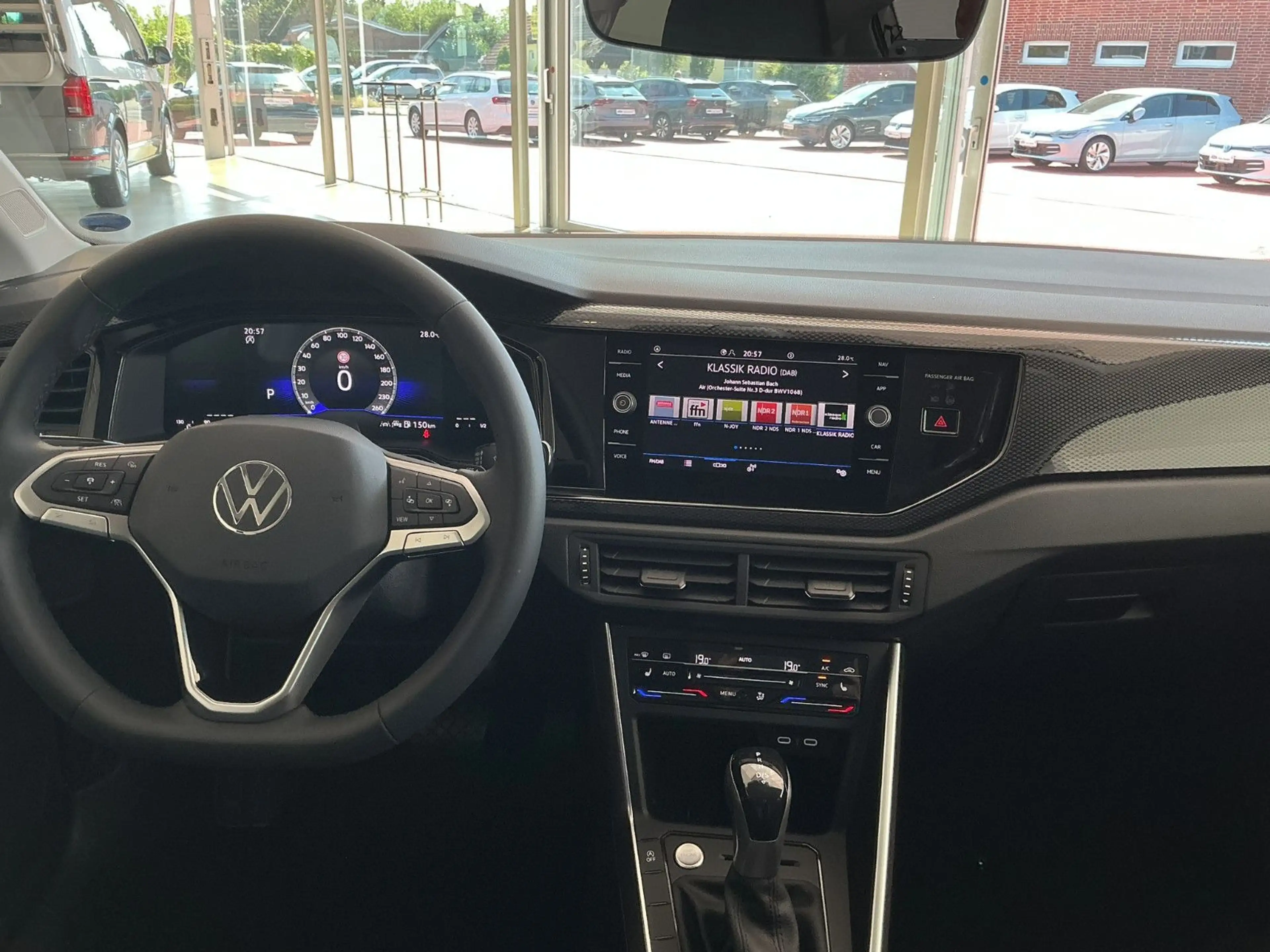 Volkswagen Taigo 1.0 TSI Life DSG | IQ.LIGHT | ACC | SHZ — photo 10
