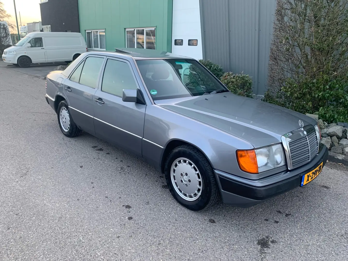 Mercedes-Benz E 220 Mercedes 220e 16v AUT Szürke - 2