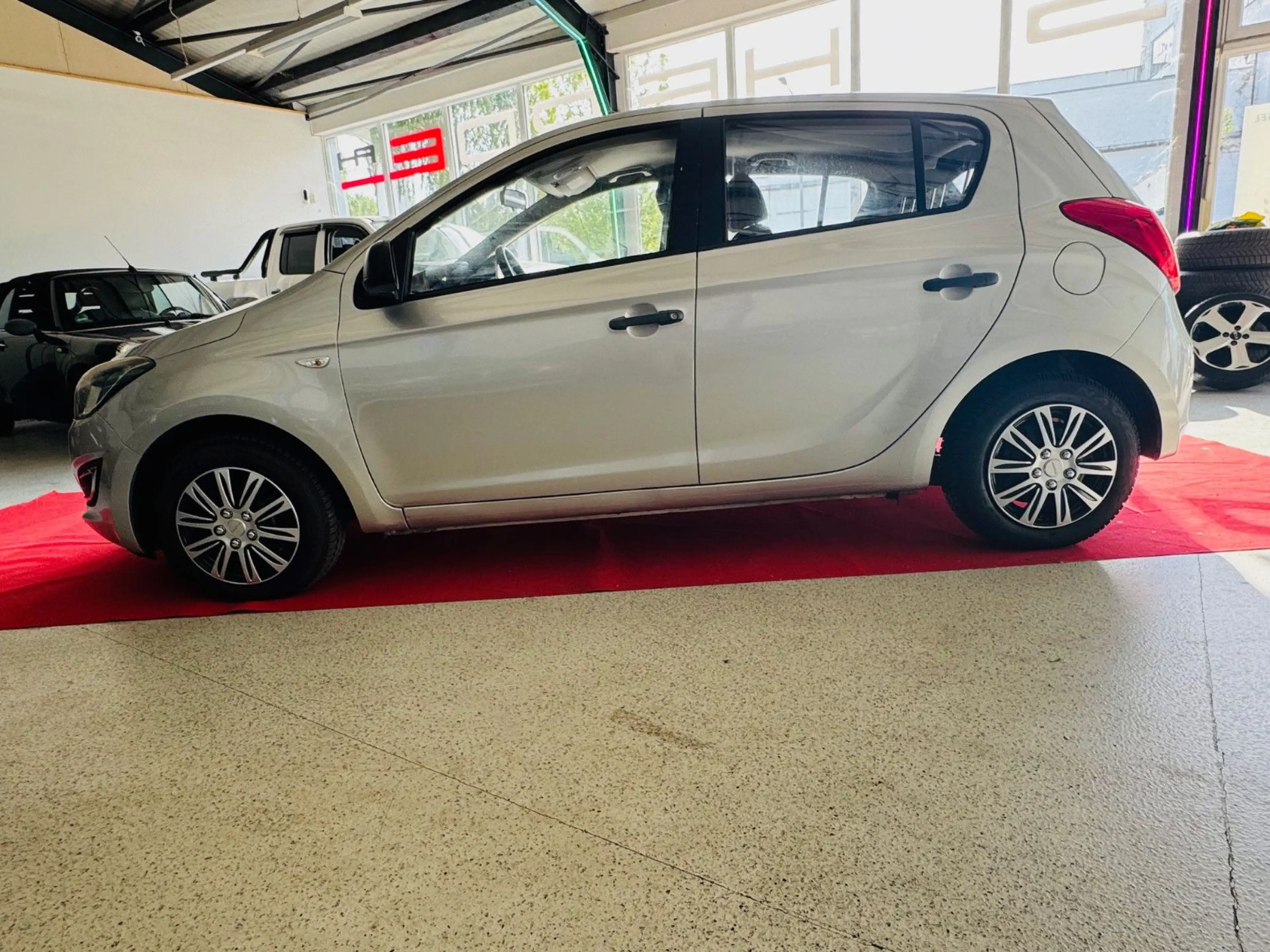 Hyundai i20 FIFA World Cup Edition — photo 7