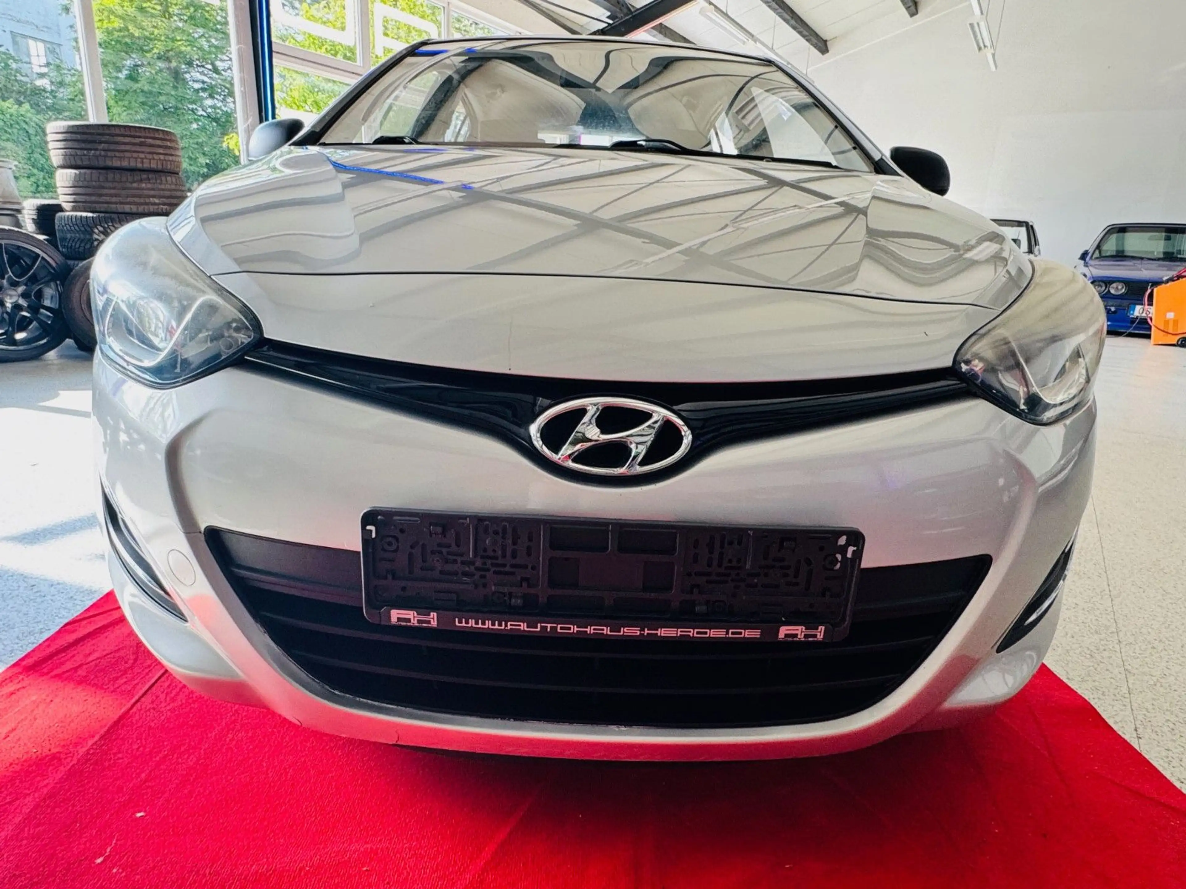 Hyundai i20 FIFA World Cup Edition — photo 9