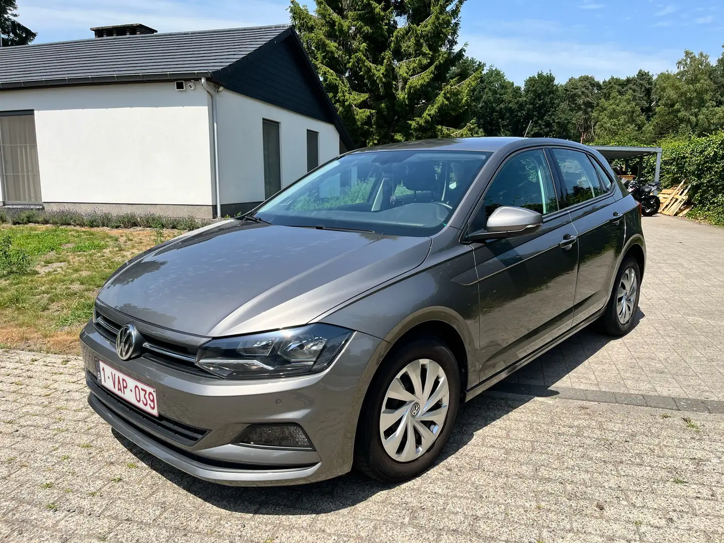Volkswagen Polo 1.0 Comfortline Grijs - 1