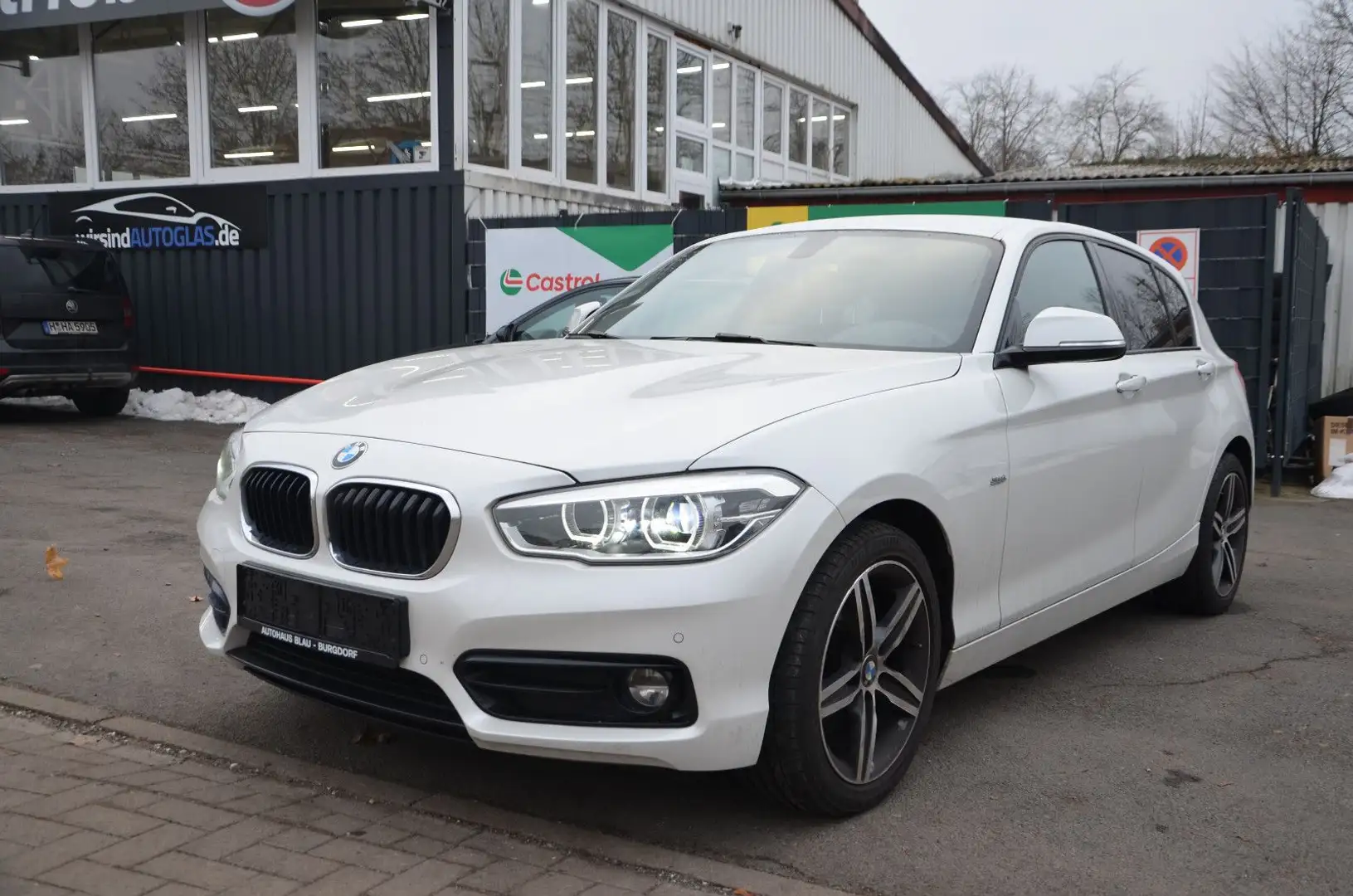 BMW 125 i Sport Line *LED*NAVI*1.HAND*5-TRG*70TKM!* Weiß - 1