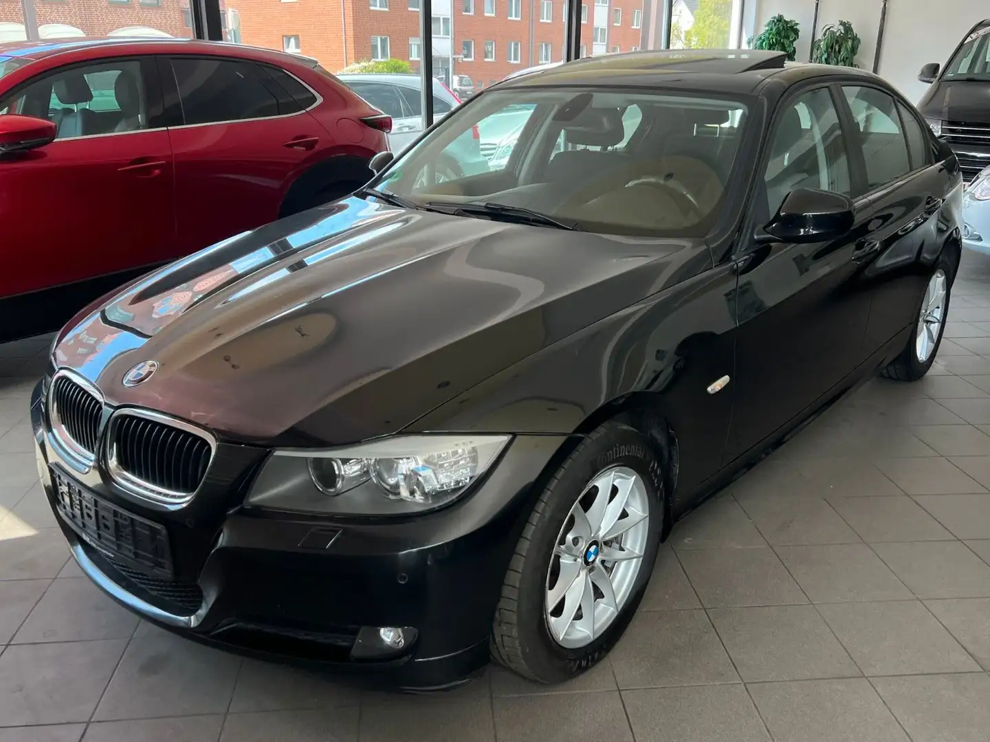 BMW 318 i Lim Motorschaden Automatik~Schiebedach~SHZ Schwarz - 2