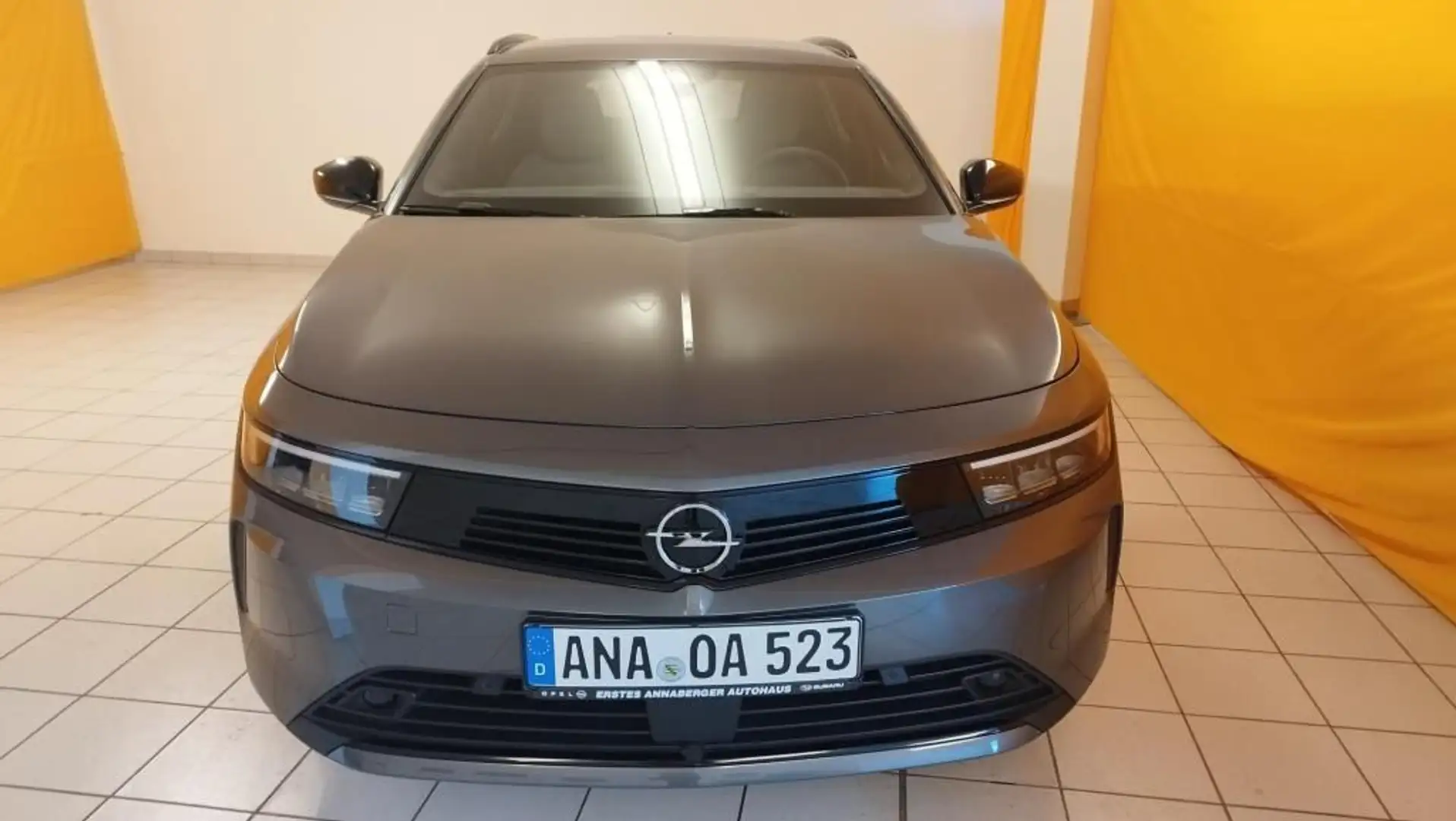 Opel Astra Sports Tourer Edition, 1.2 Turbo 81 kW/11 Grau - 2