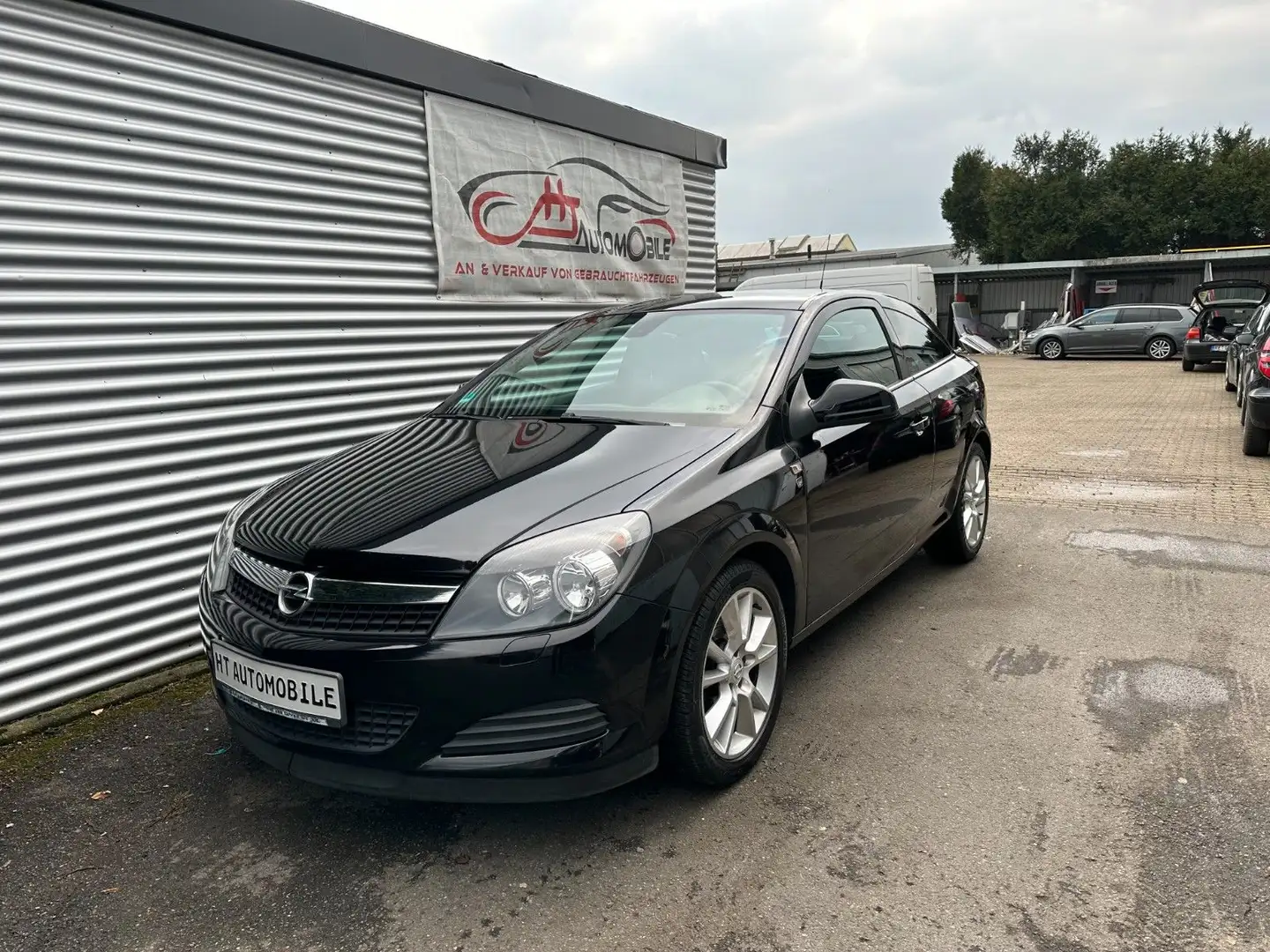 Opel Astra GTC 1.6 KLIMA/TEMPOMAT/PDC/2.HAND Schwarz - 2