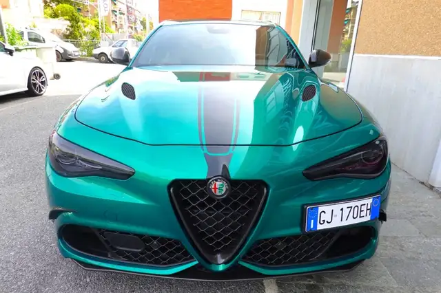 Alfa Romeo Giulia view 8