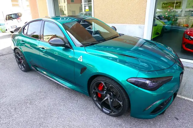 Alfa Romeo Giulia view 7