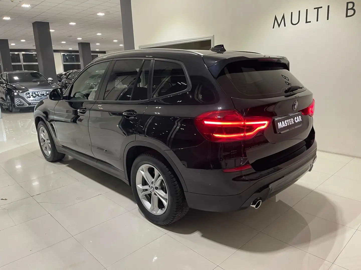 BMW X3 sdrive18d 150cv Zwart - 2