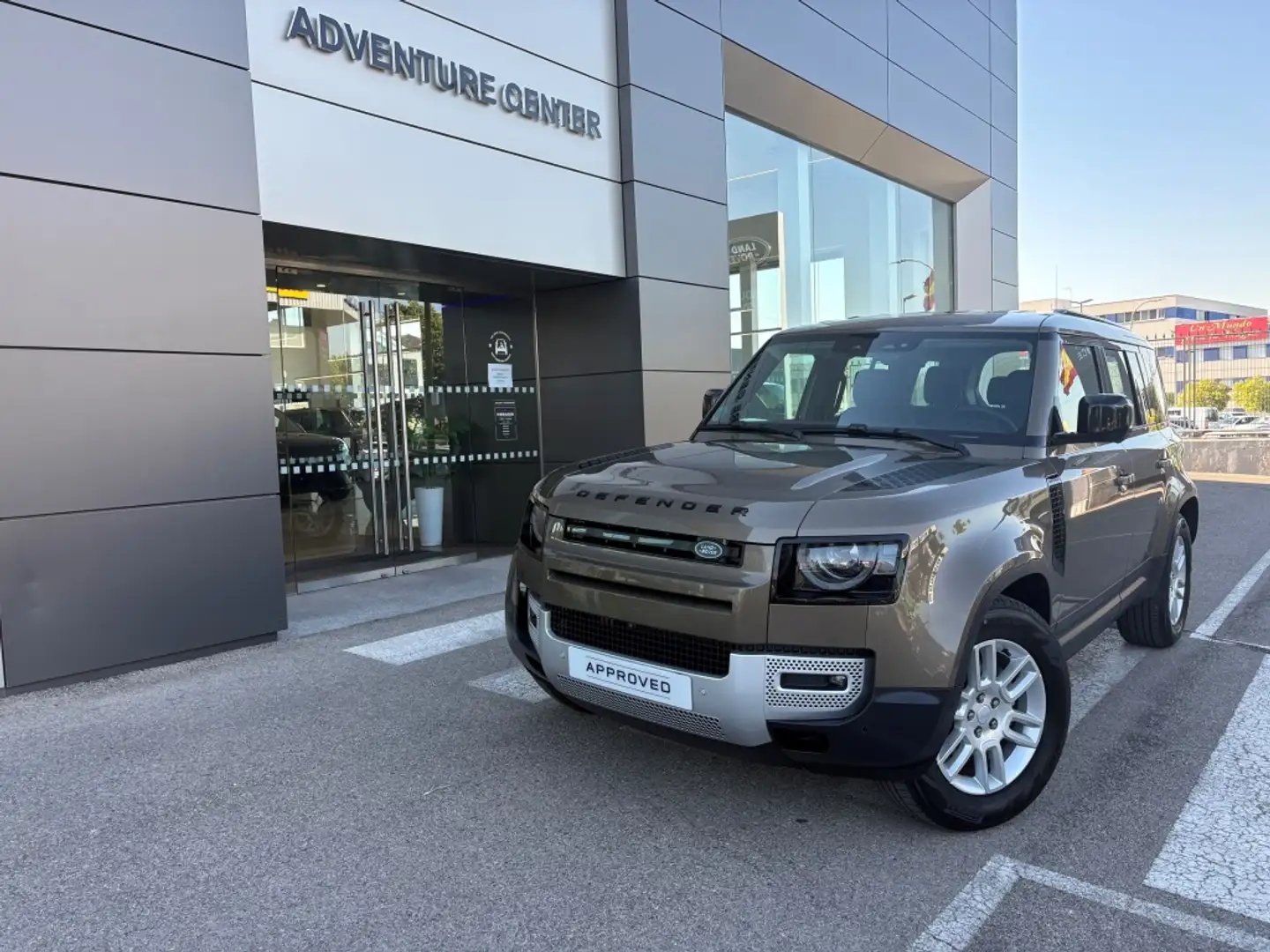 Land Rover Defender 110 3.0D l6 MHEV S AWD Aut. 250 Marrón - 1