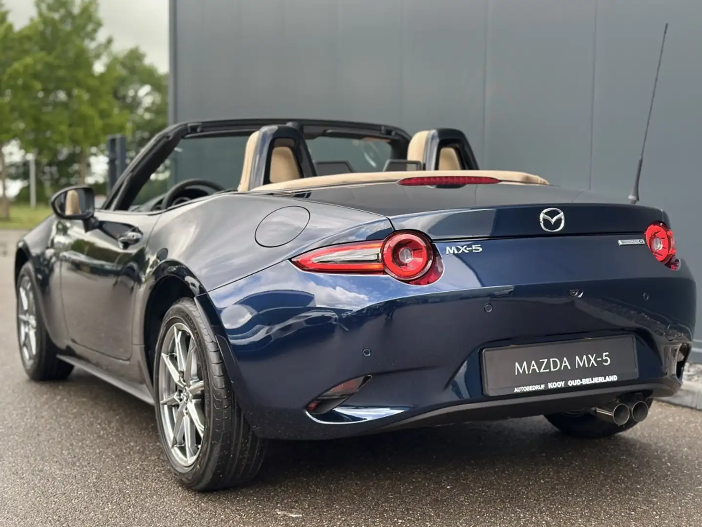 Mazda MX-5 1.5 132 pk Kazari Roadster Blauw - 2