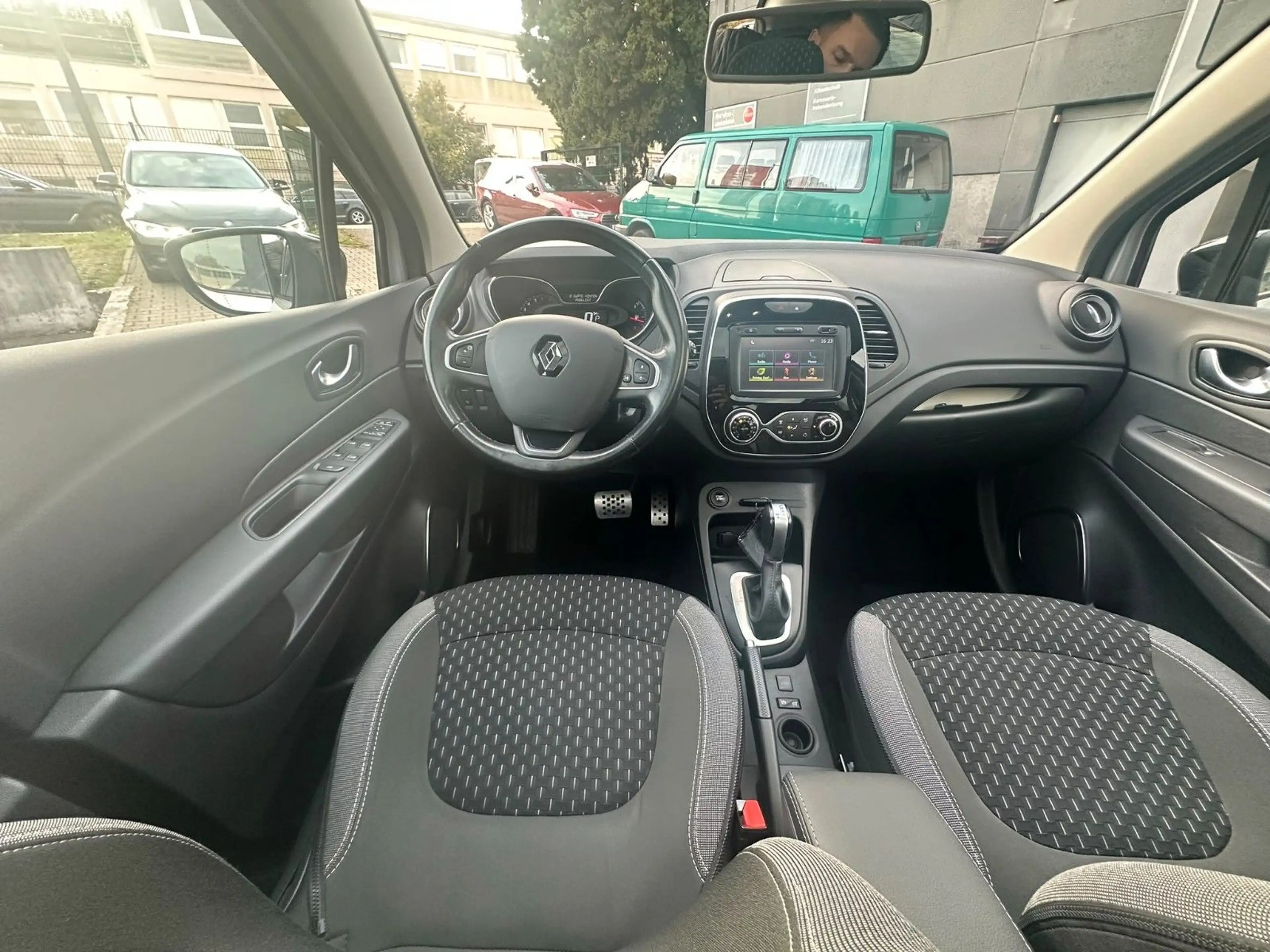 Renault Captur Intens — photo 12
