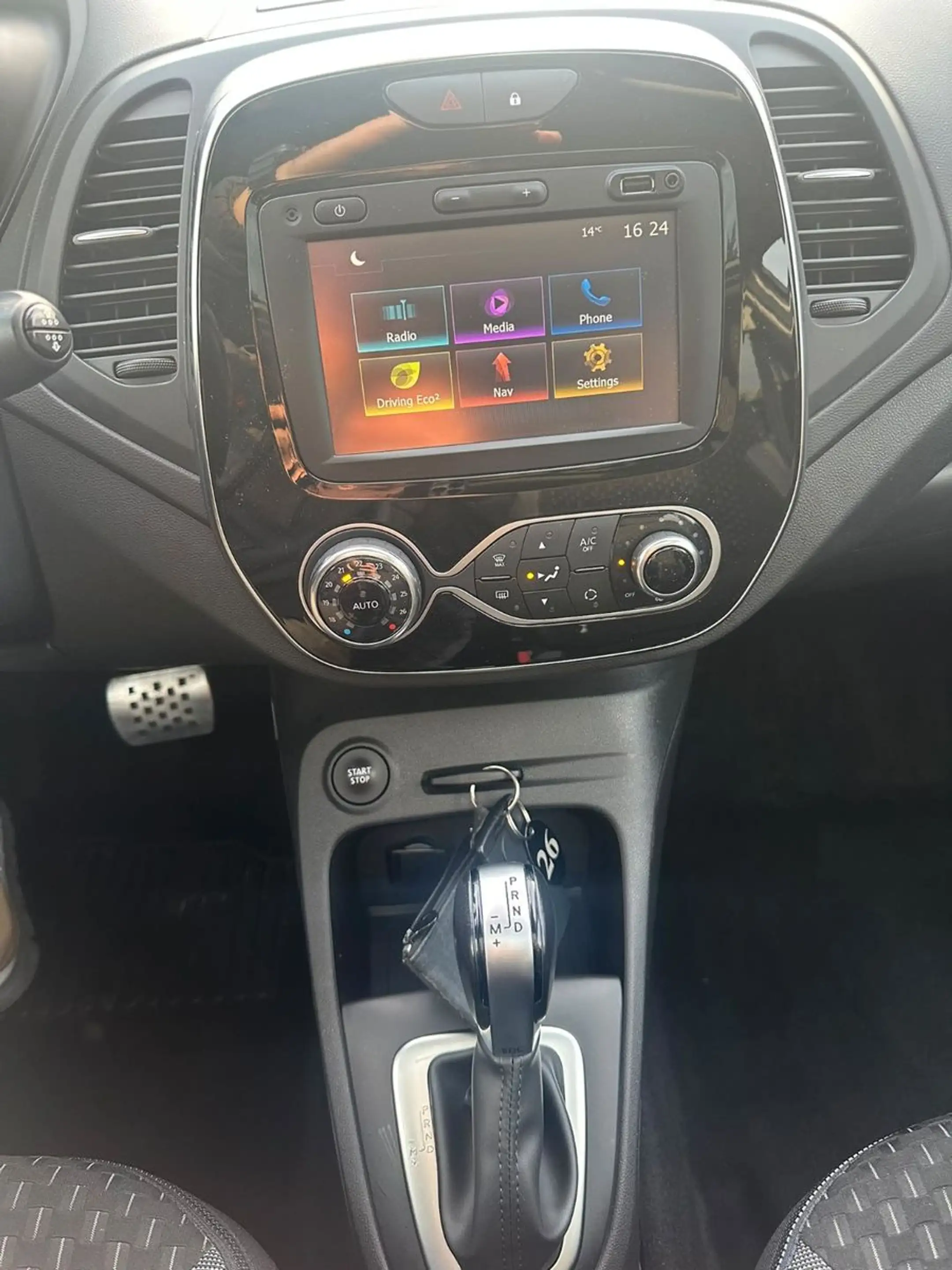 Renault Captur Intens — photo 15