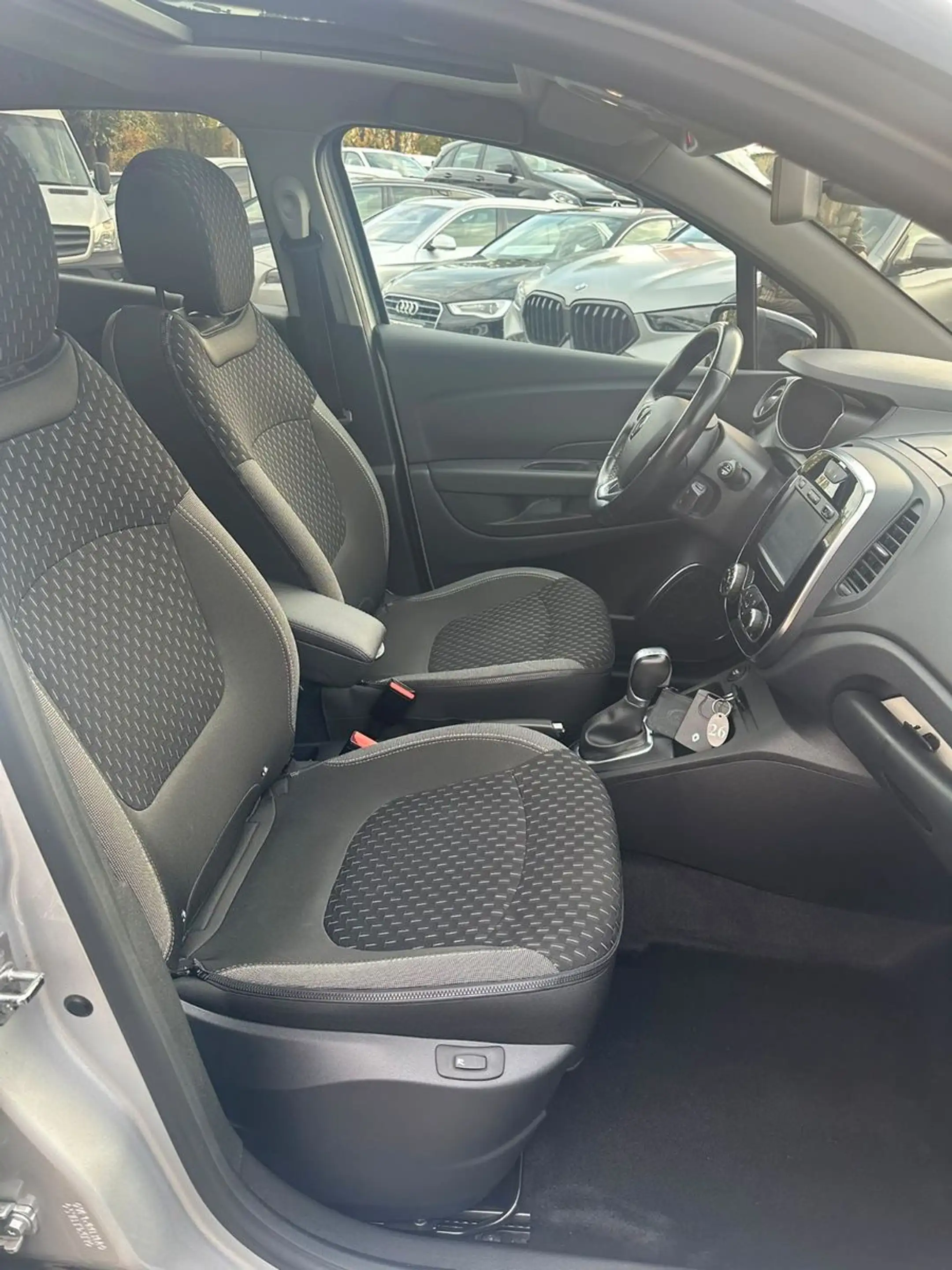 Renault Captur Intens — photo 5