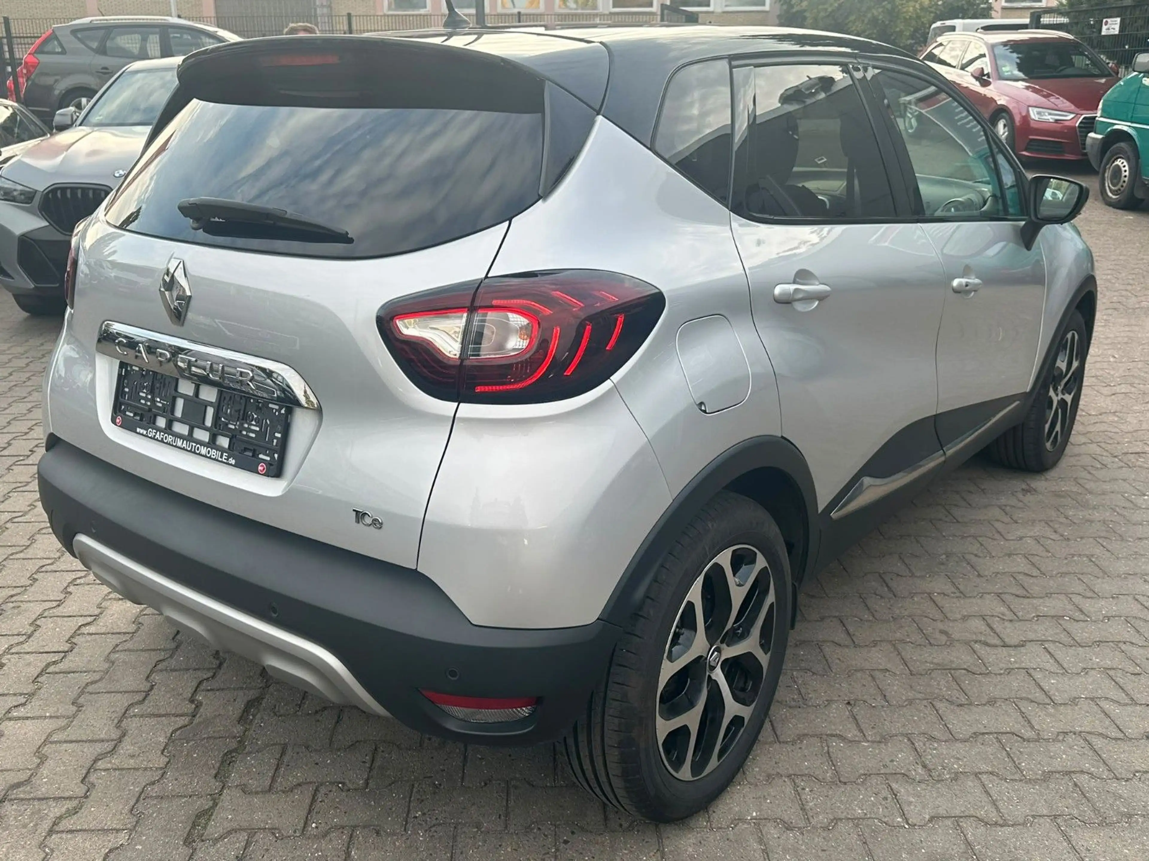 Renault Captur Intens — photo 3