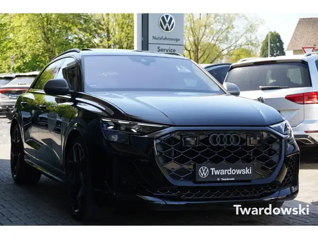 Audi RS Q8 Performance Matrix Keramik HUD AHK 305 KMH Massage