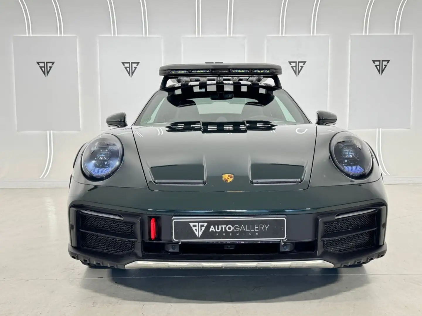 Porsche 992 Dakar Verde - 2