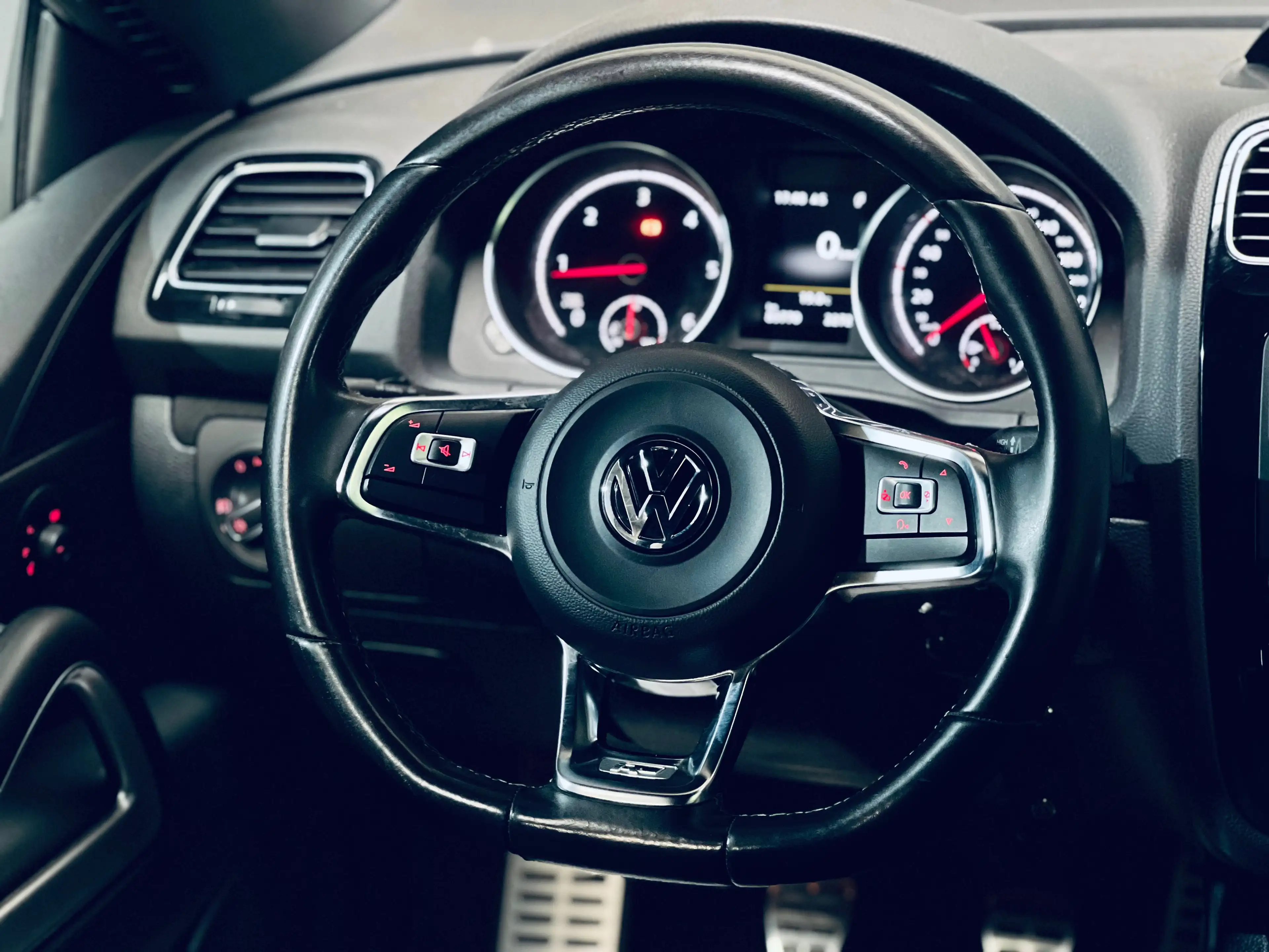 Volkswagen Scirocco Scirocco 2.0 TDi **FULL R-LINE**EURO6b** — photo 13