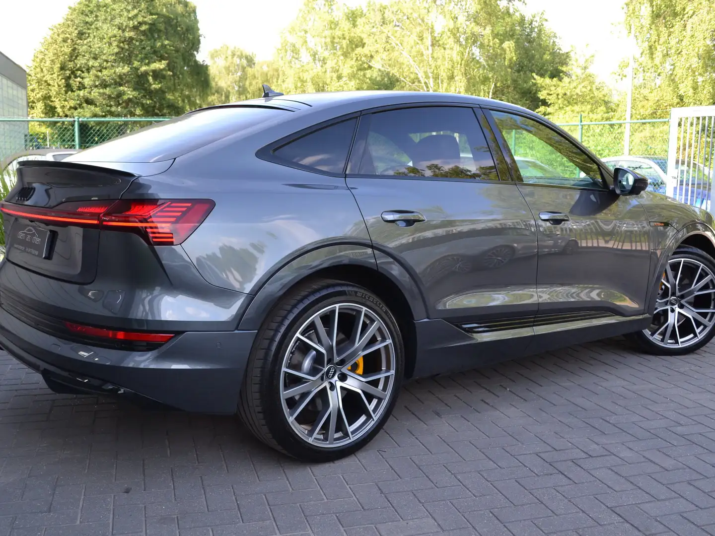 Audi e-tron 55 Sportback Quattro "S line" Grijs - 2