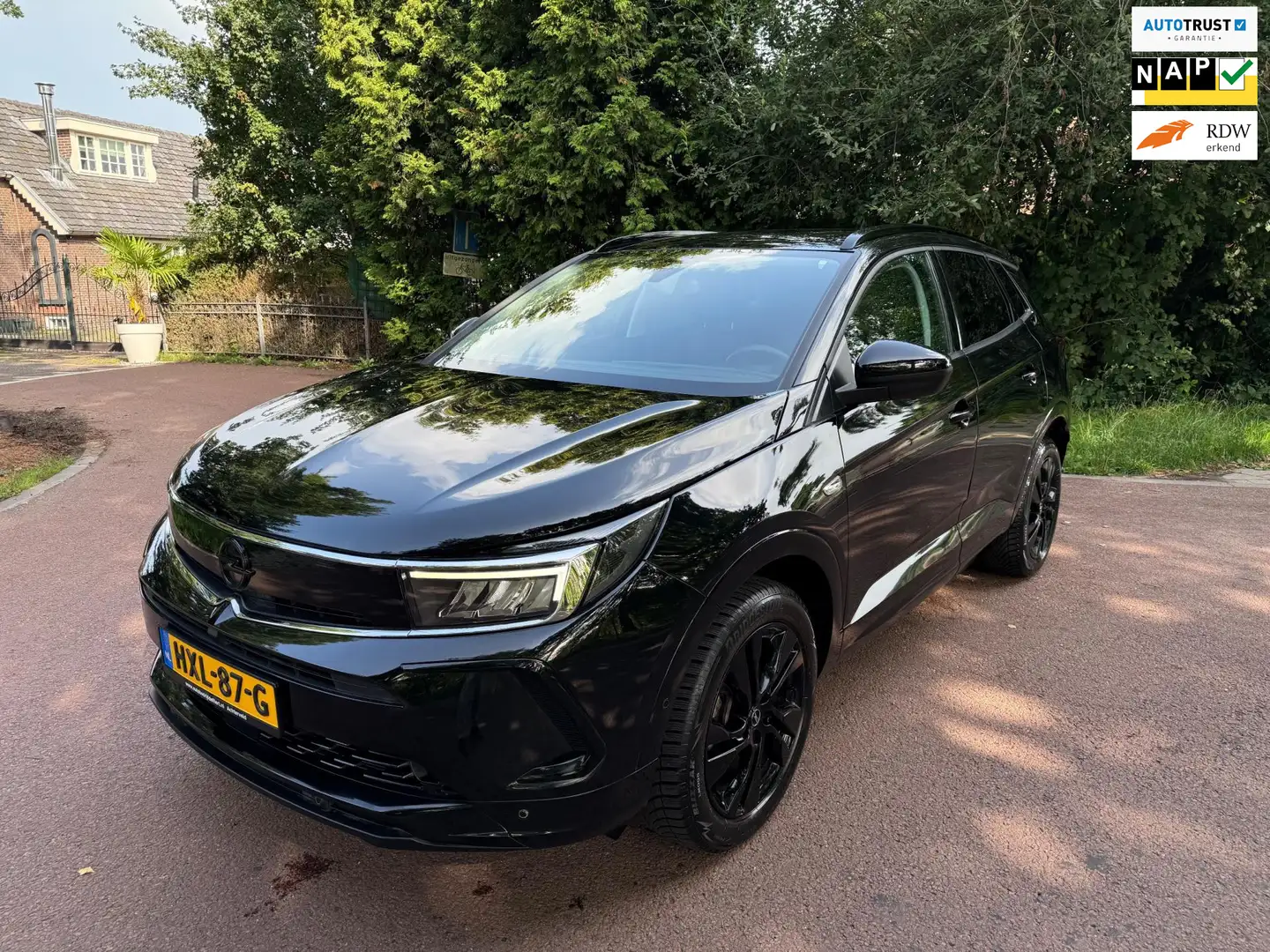 Opel Grandland 1.2 Turbo Edition / Navi / Camera / Automaat / Led Zwart - 1