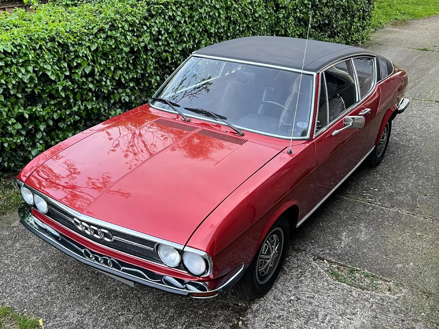 Audi 100 coupe S Rouge - 1
