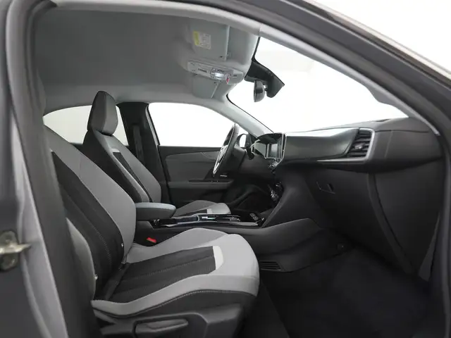 Opel Mokka-E view 3