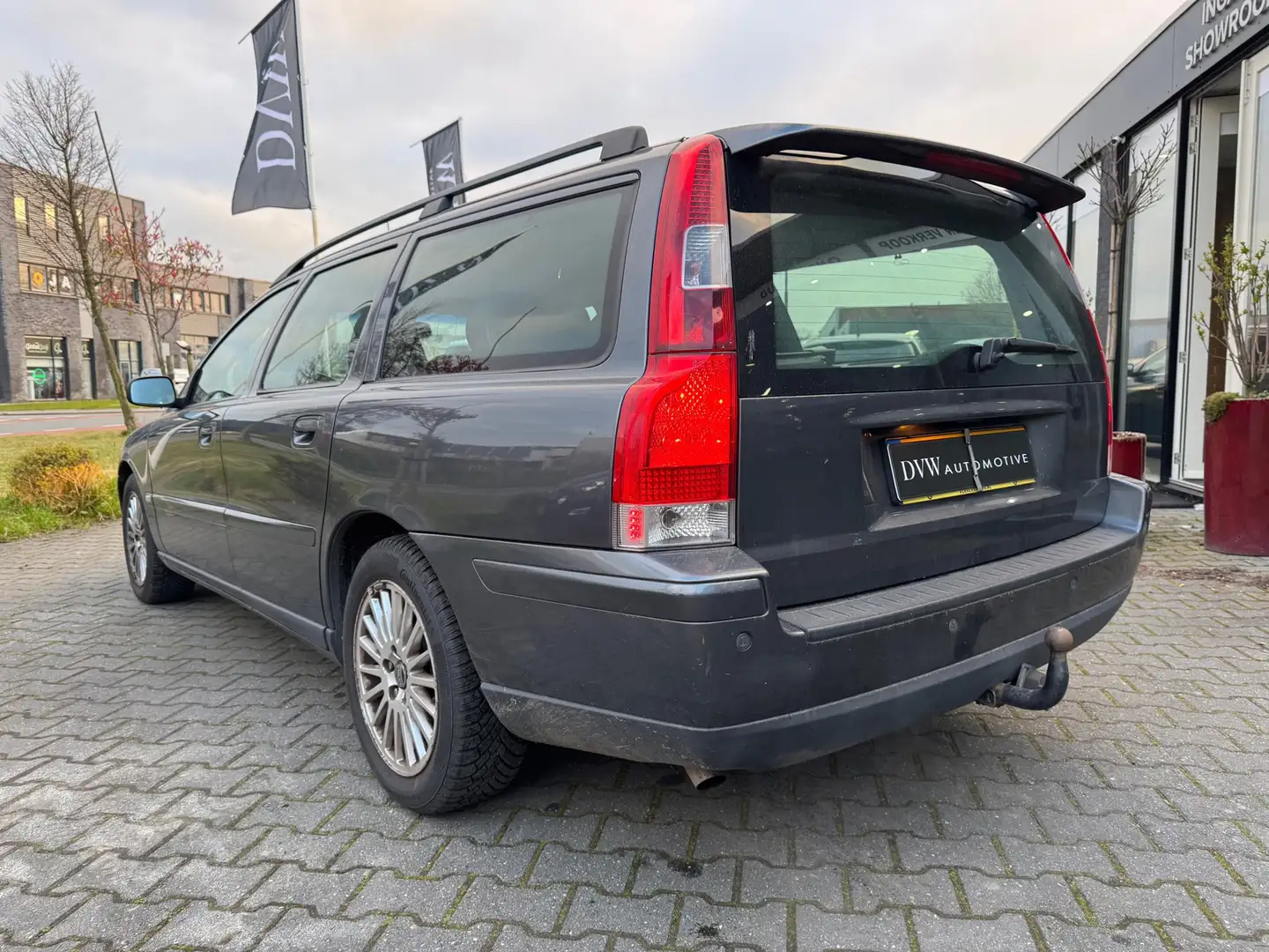 Volvo V70 2.4 Momentum automaat Gris - 2