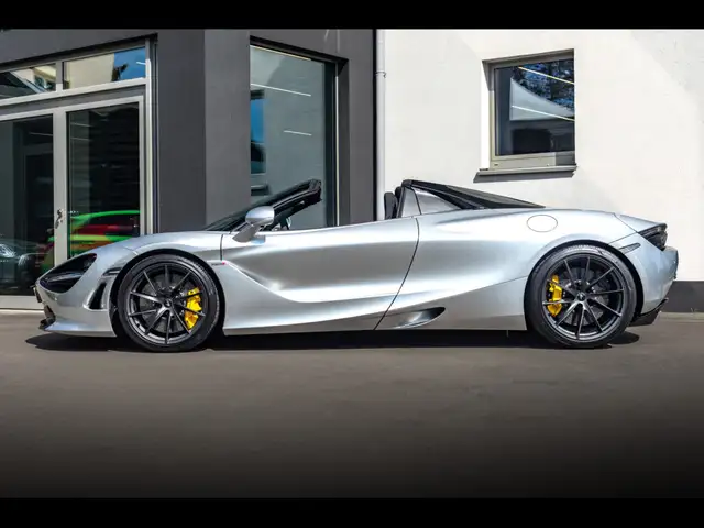 Mclaren 720s view 2