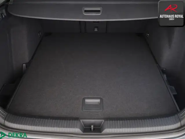 Volkswagen Golf view 14