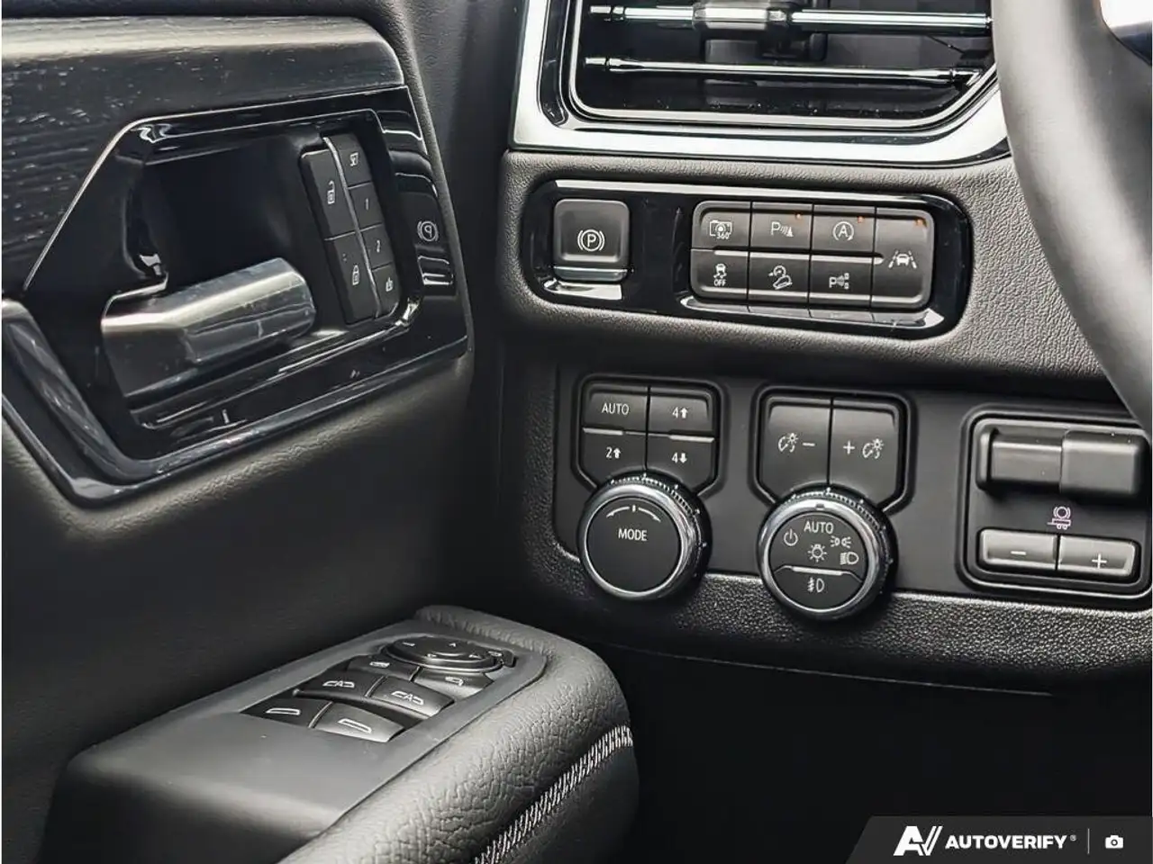 GMC Yukon photo GMC Yukon