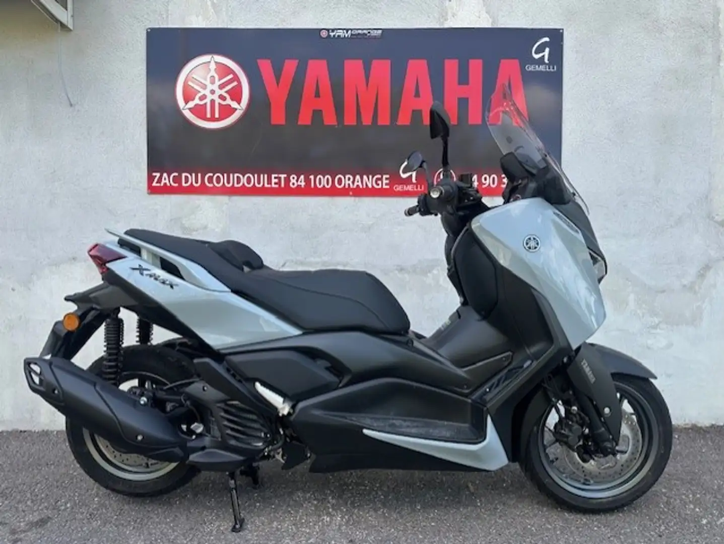 Yamaha X-Max 125 Gris - 1