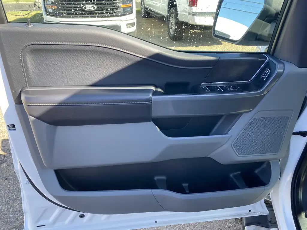 2025 Ford F-150 SuperCrew XLT SuperCrew 157 | Class IV Hitch | Rear Camera | — photo 6