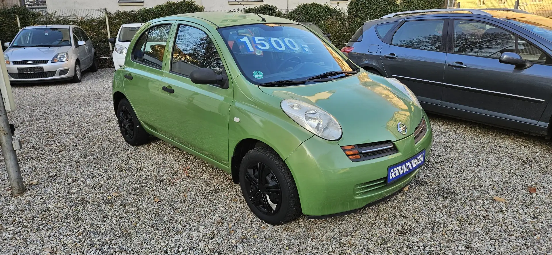 Nissan Micra Micra 5Türer 1.2 Season-Klima-Ganzjahresreifen Grün - 2