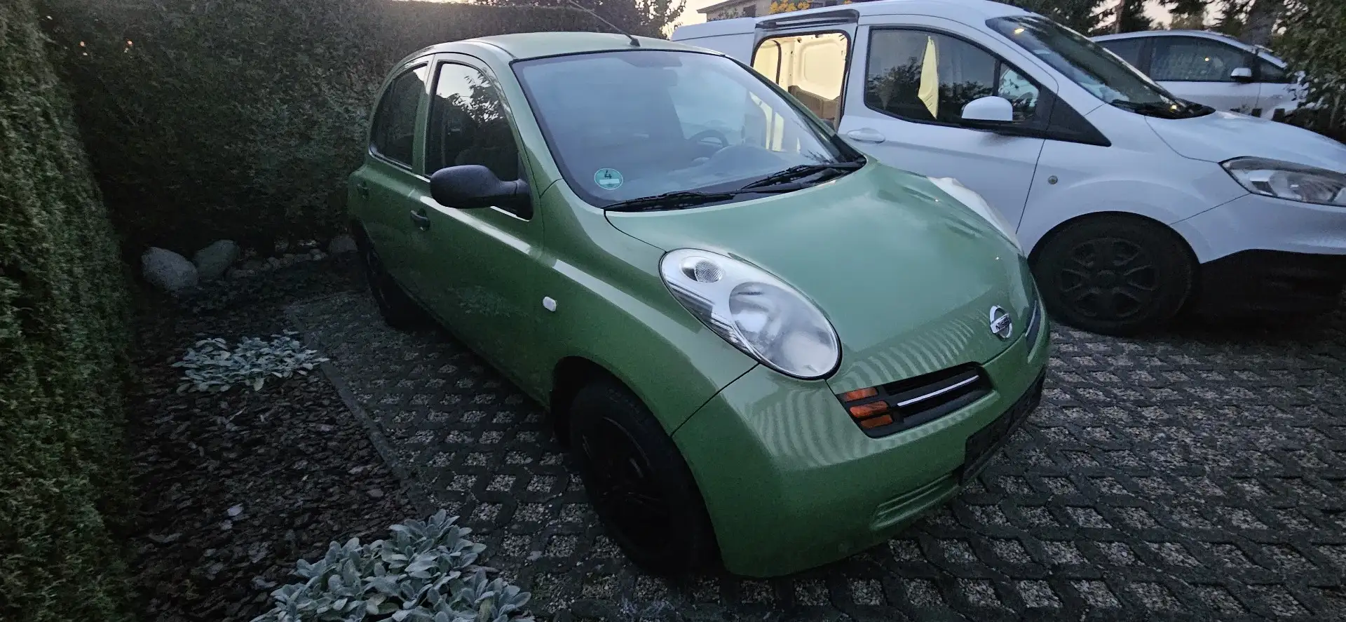 Nissan Micra Micra  5Türer 1.2 Season-Klima-Ganzjahresreifen Grün - 2