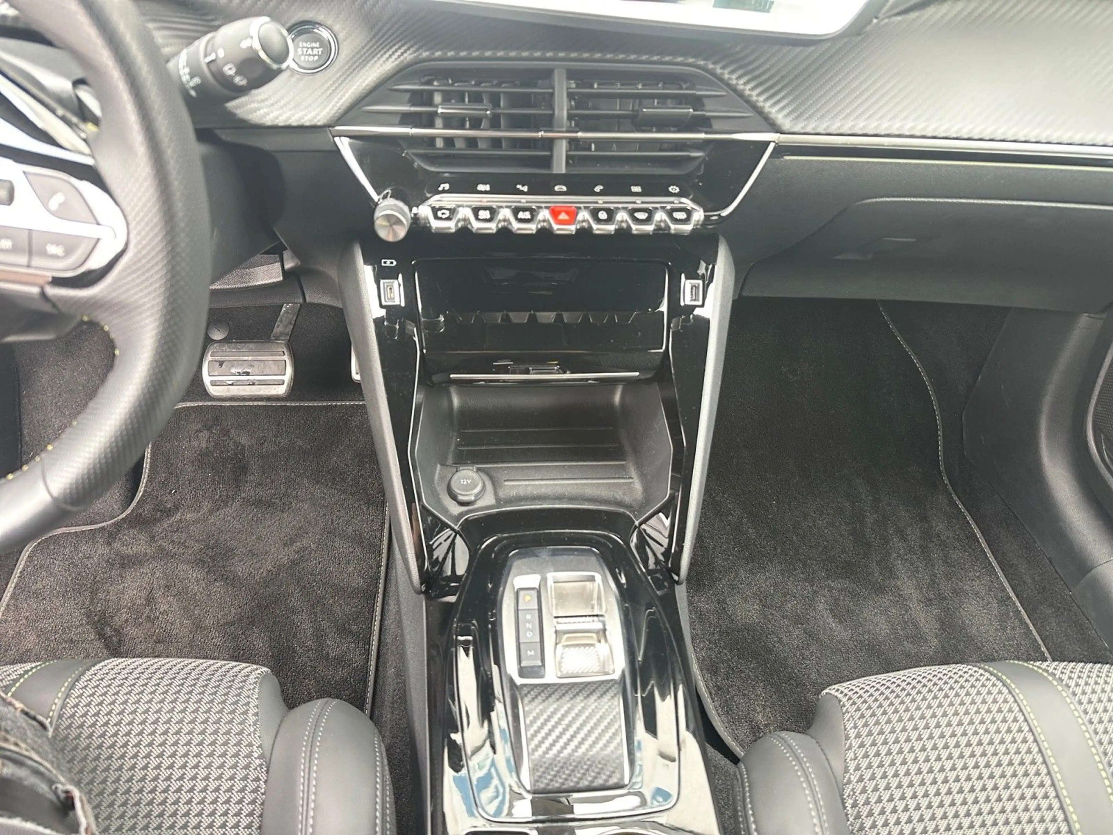 Peugeot 208 GT*NAVI*KAMERA* — photo 14