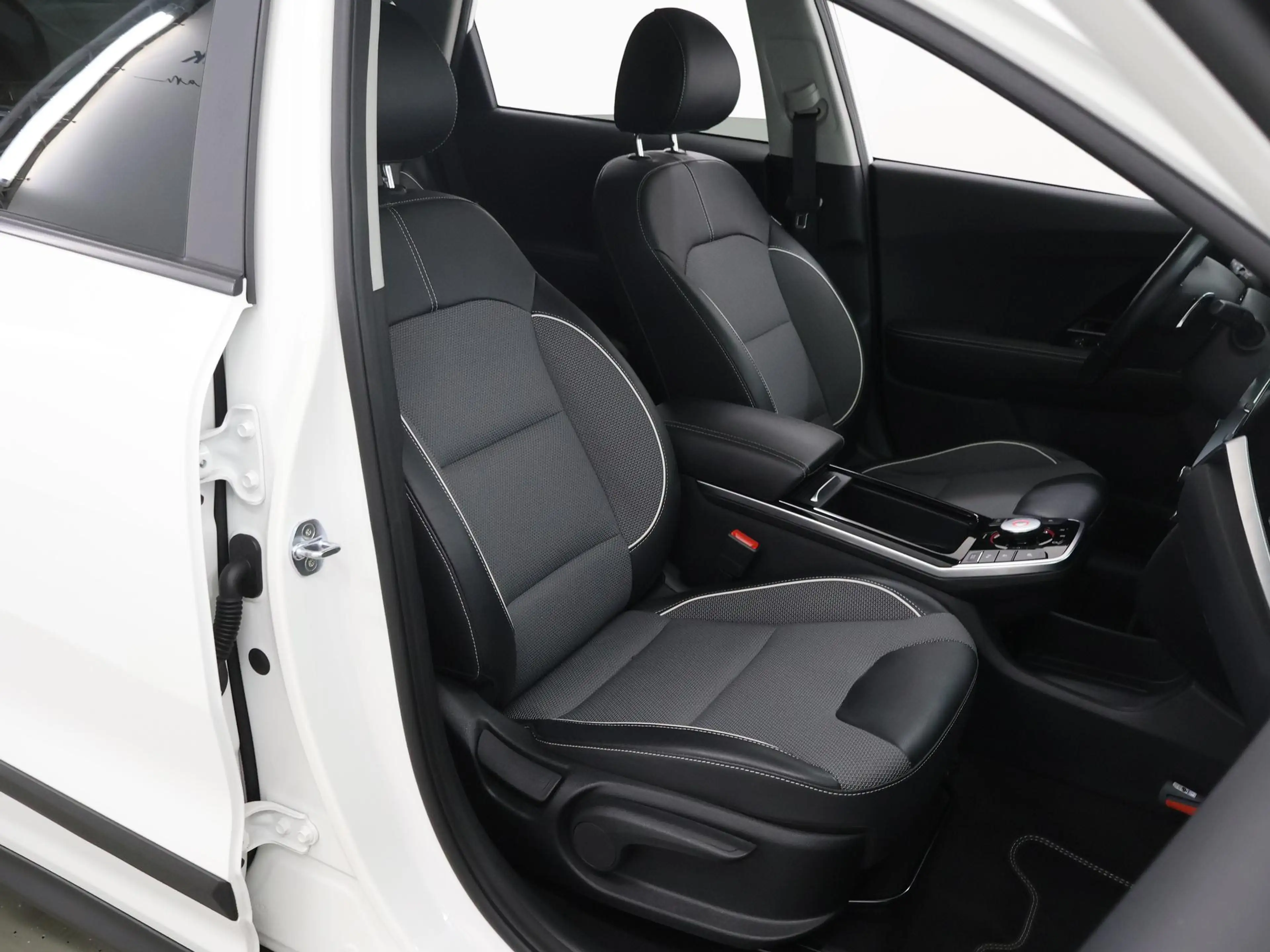 Kia e-Niro DynamicPlusLine 64 kWh | Trekhaak | Schuif/kantel — photo 10