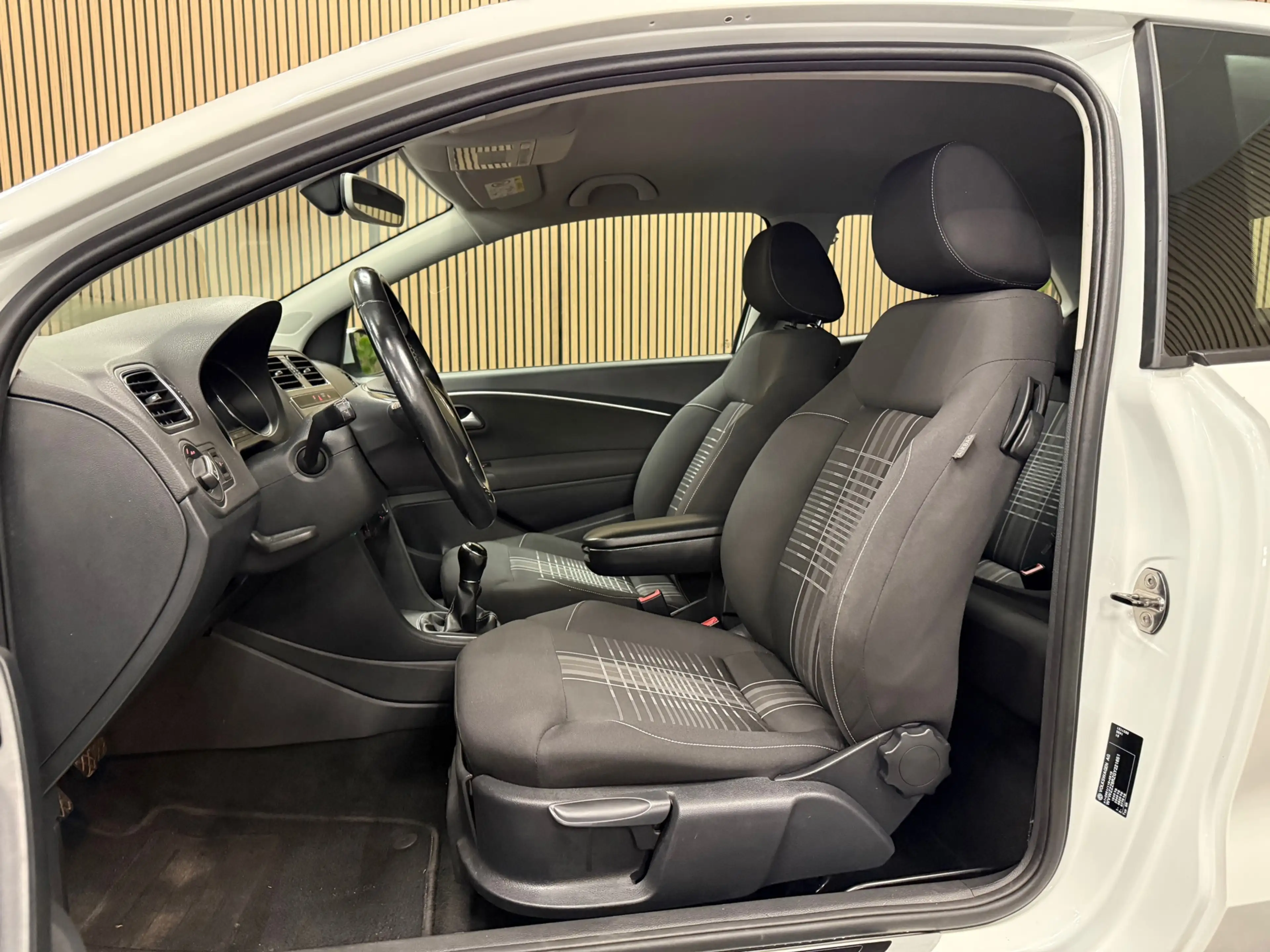 Volkswagen Polo 1.0 First Edition * Navigatie / Cruise control / B — photo 11