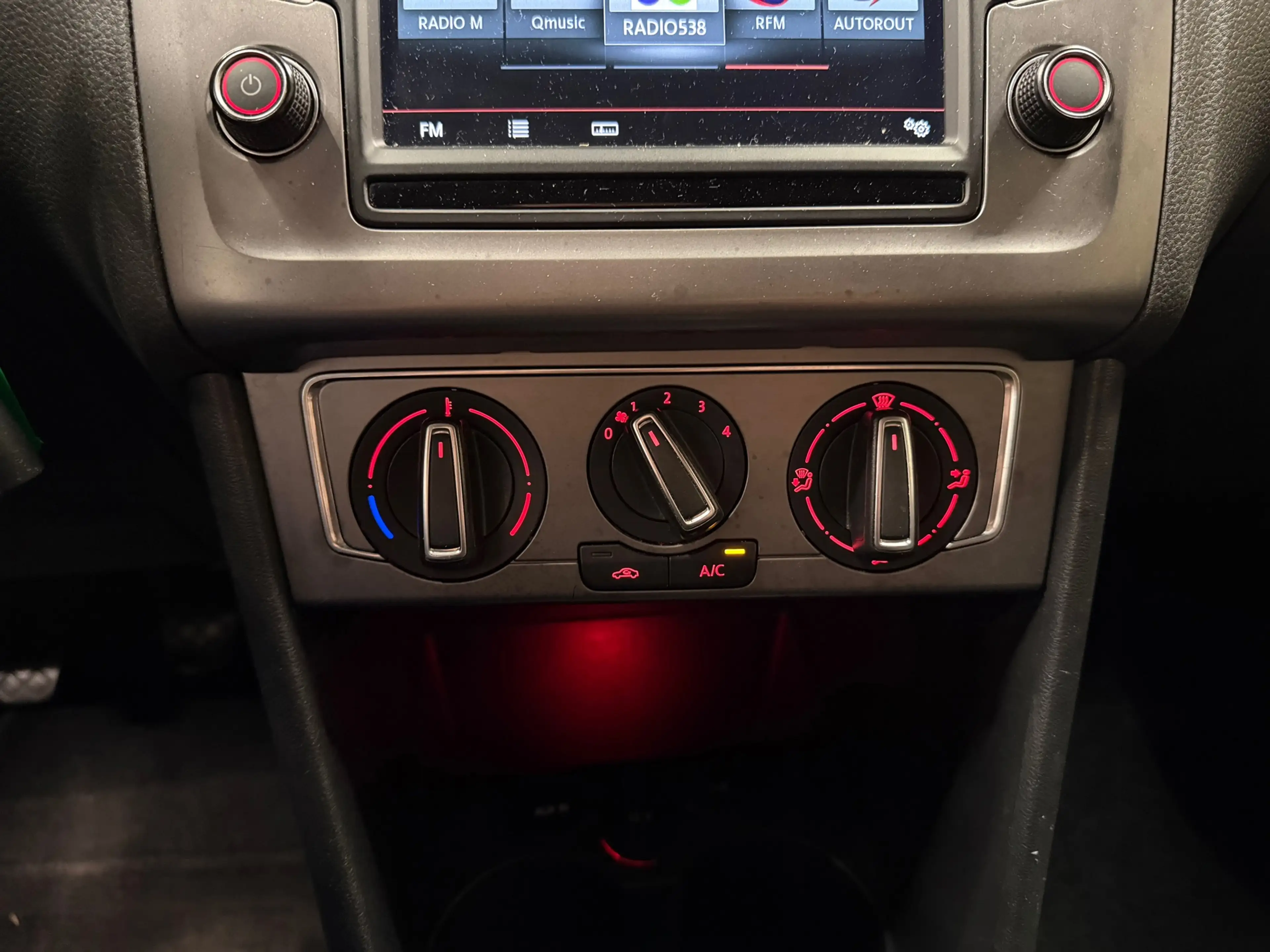 Volkswagen Polo 1.0 First Edition * Navigatie / Cruise control / B — photo 19