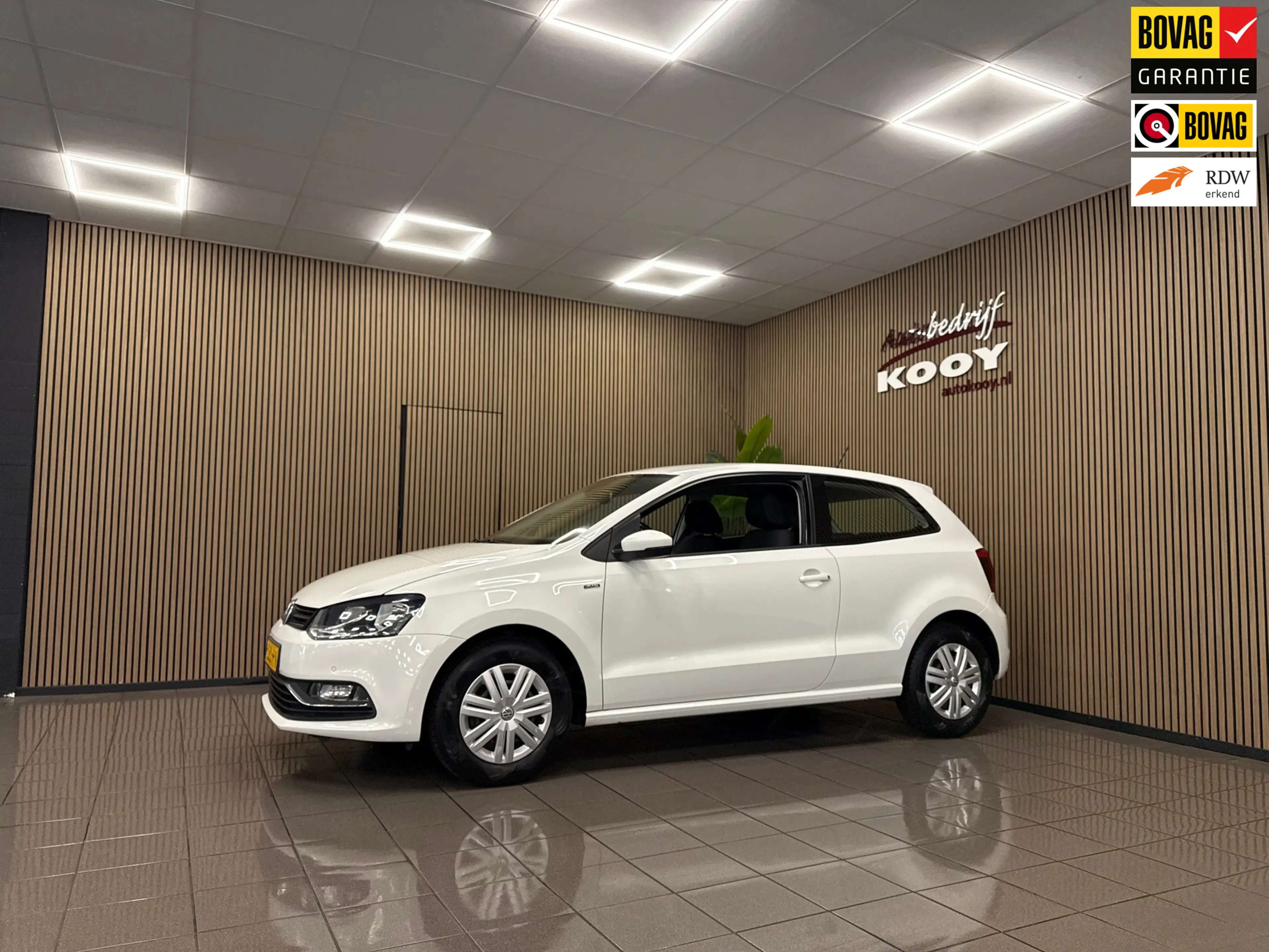 Volkswagen Polo 1.0 First Edition * Navigatie / Cruise control / B