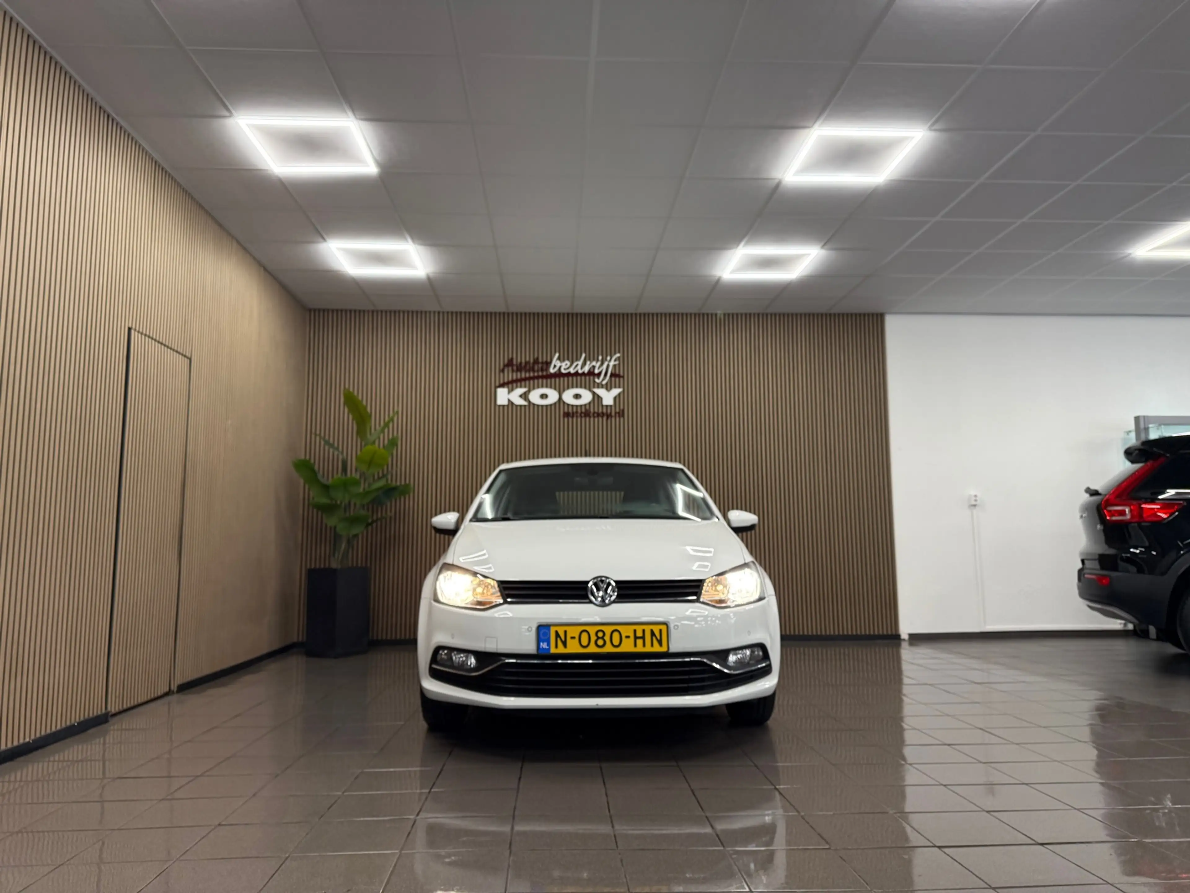 Volkswagen Polo 1.0 First Edition * Navigatie / Cruise control / B — photo 8