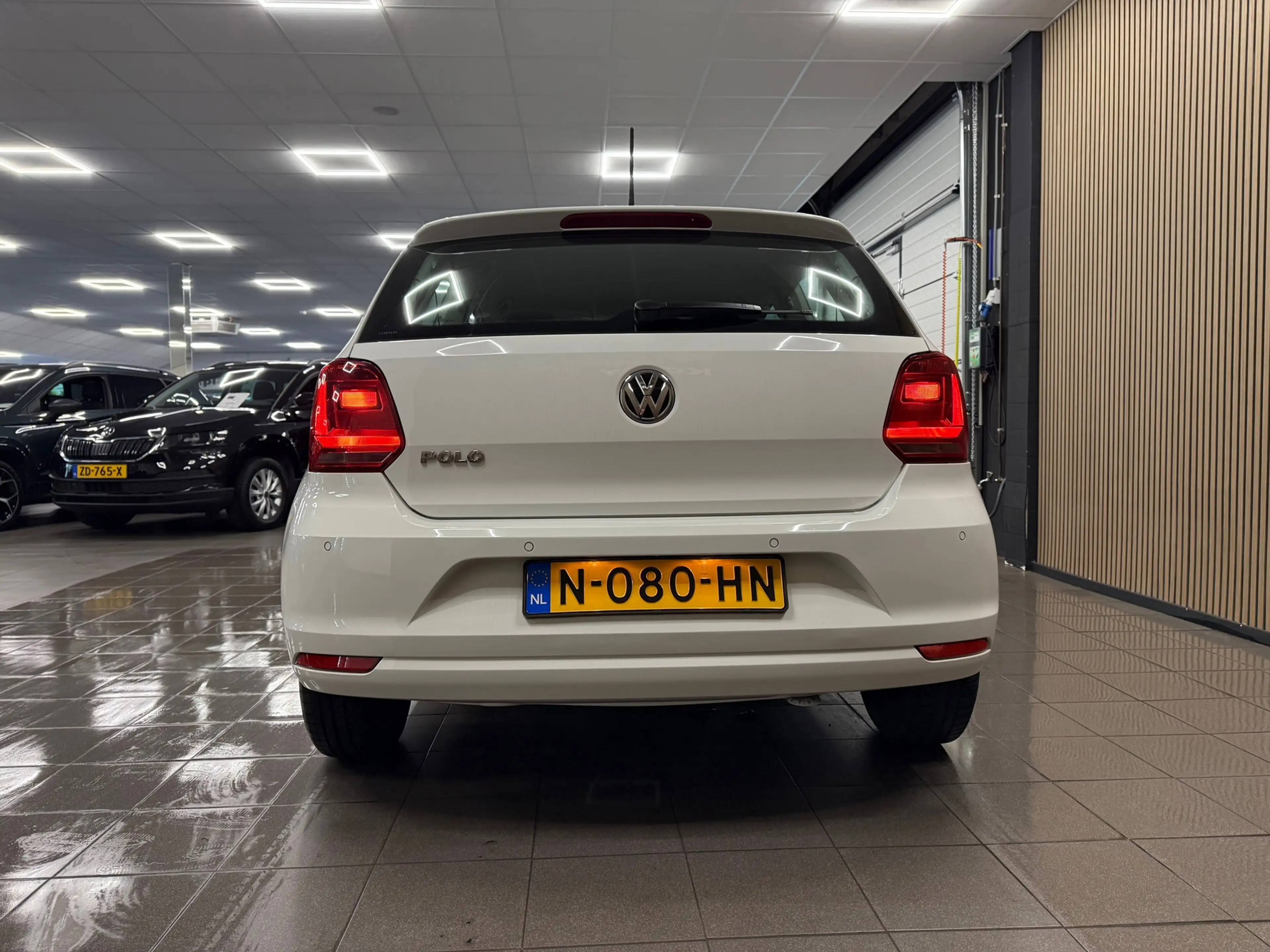 Volkswagen Polo 1.0 First Edition * Navigatie / Cruise control / B — photo 4