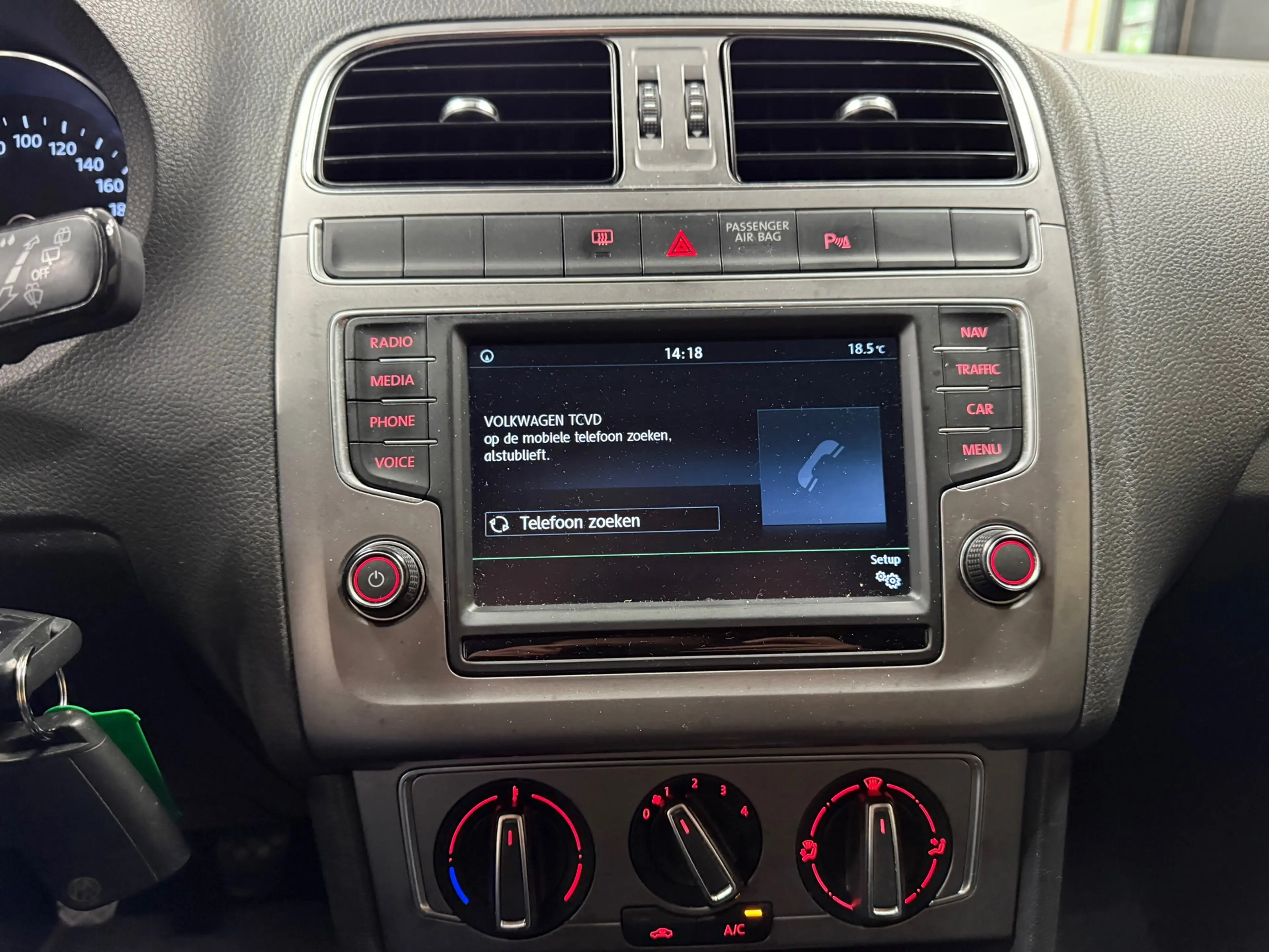 Volkswagen Polo 1.0 First Edition * Navigatie / Cruise control / B — photo 16