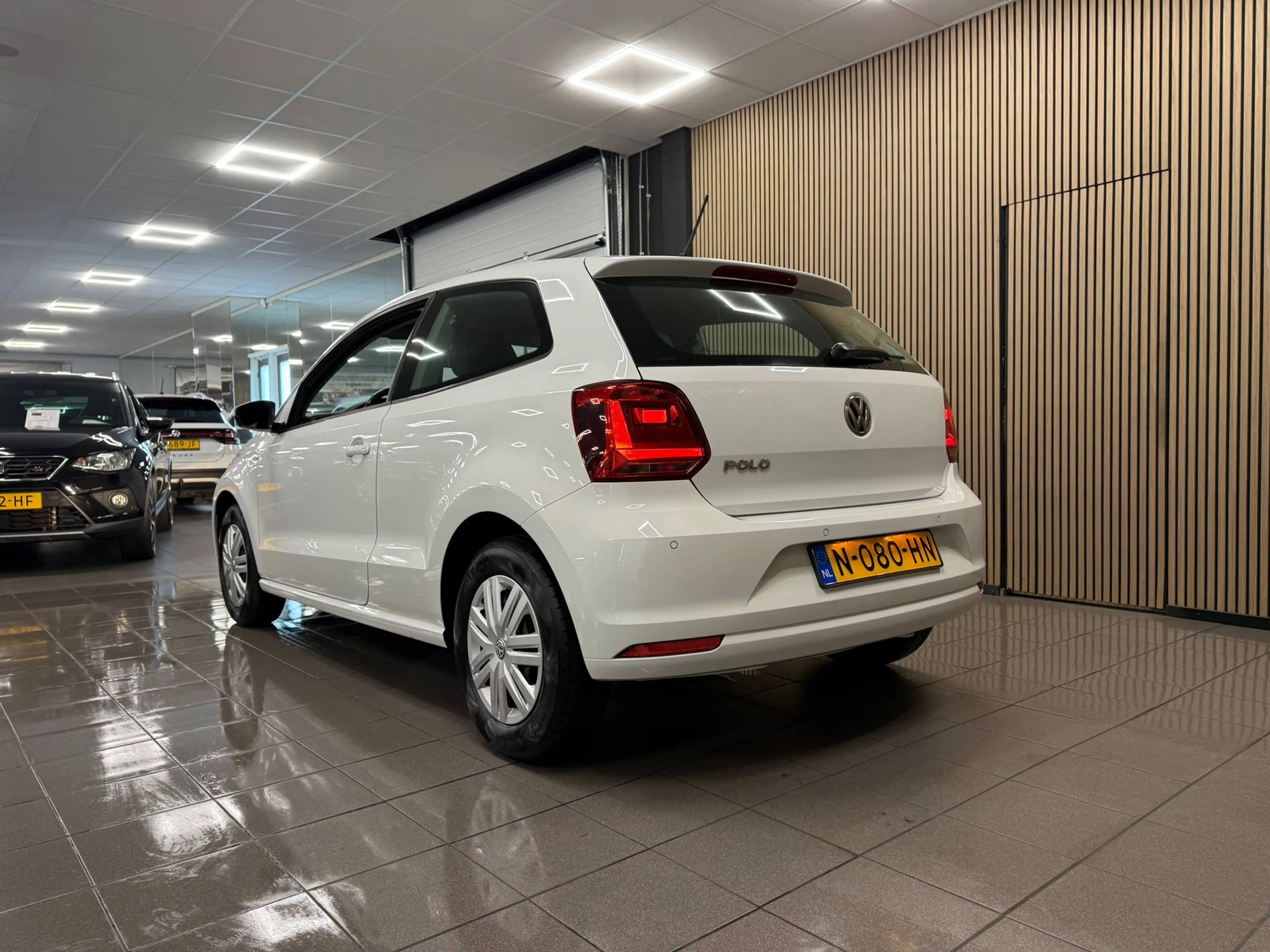 Volkswagen Polo 1.0 First Edition * Navigatie / Cruise control / B — photo 3