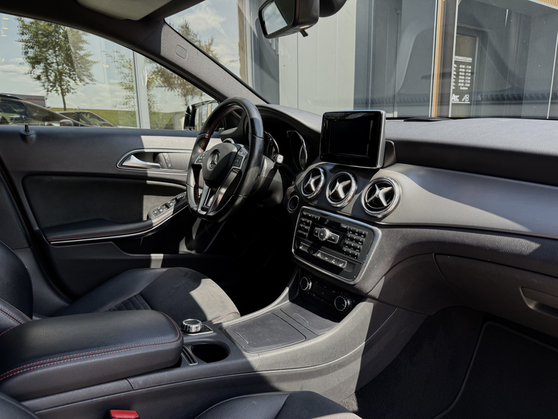 Mercedes-Benz GLA 200 Edition 1 — photo 24